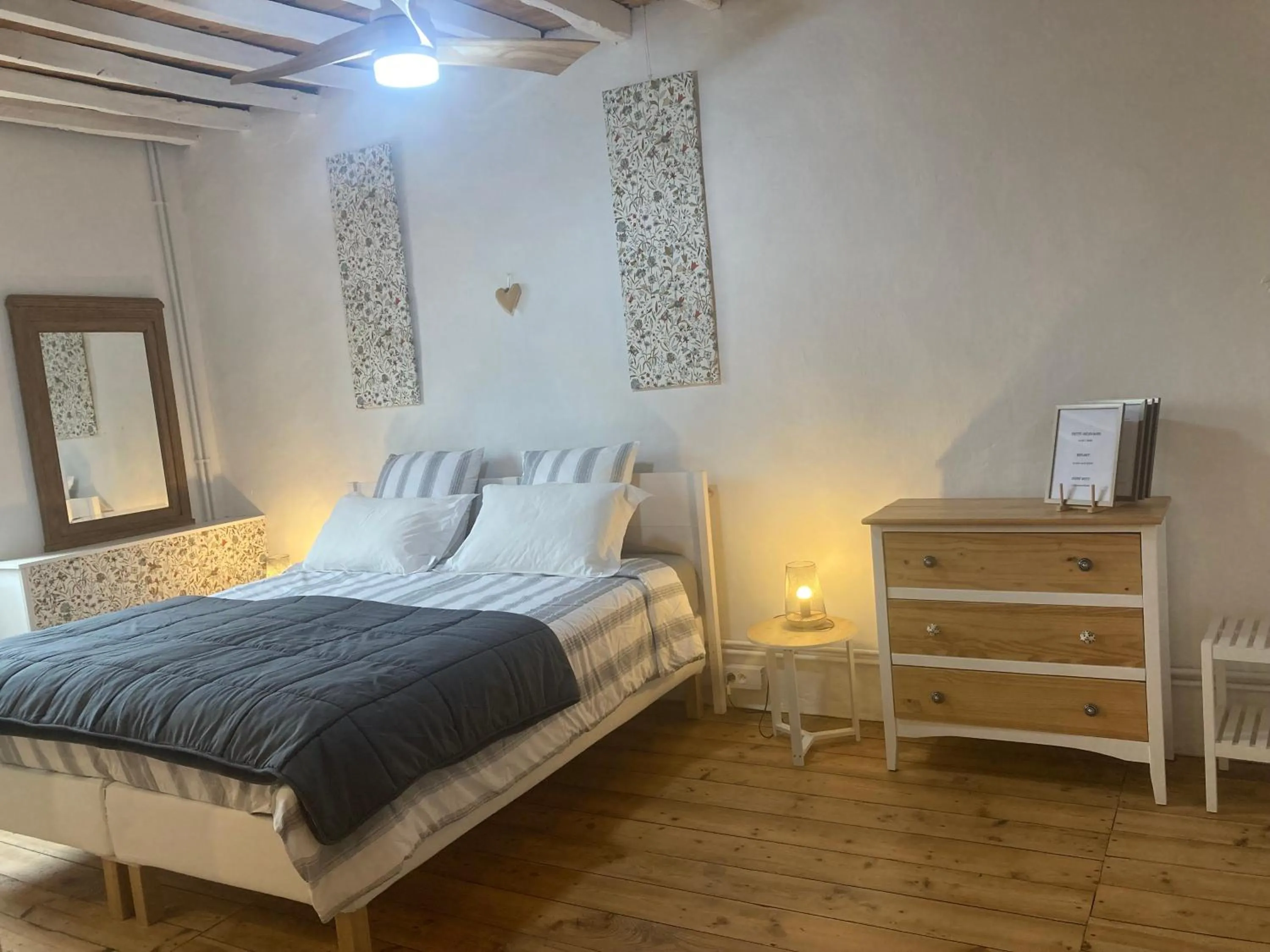 Bedroom, Bed in L'Intemporelle