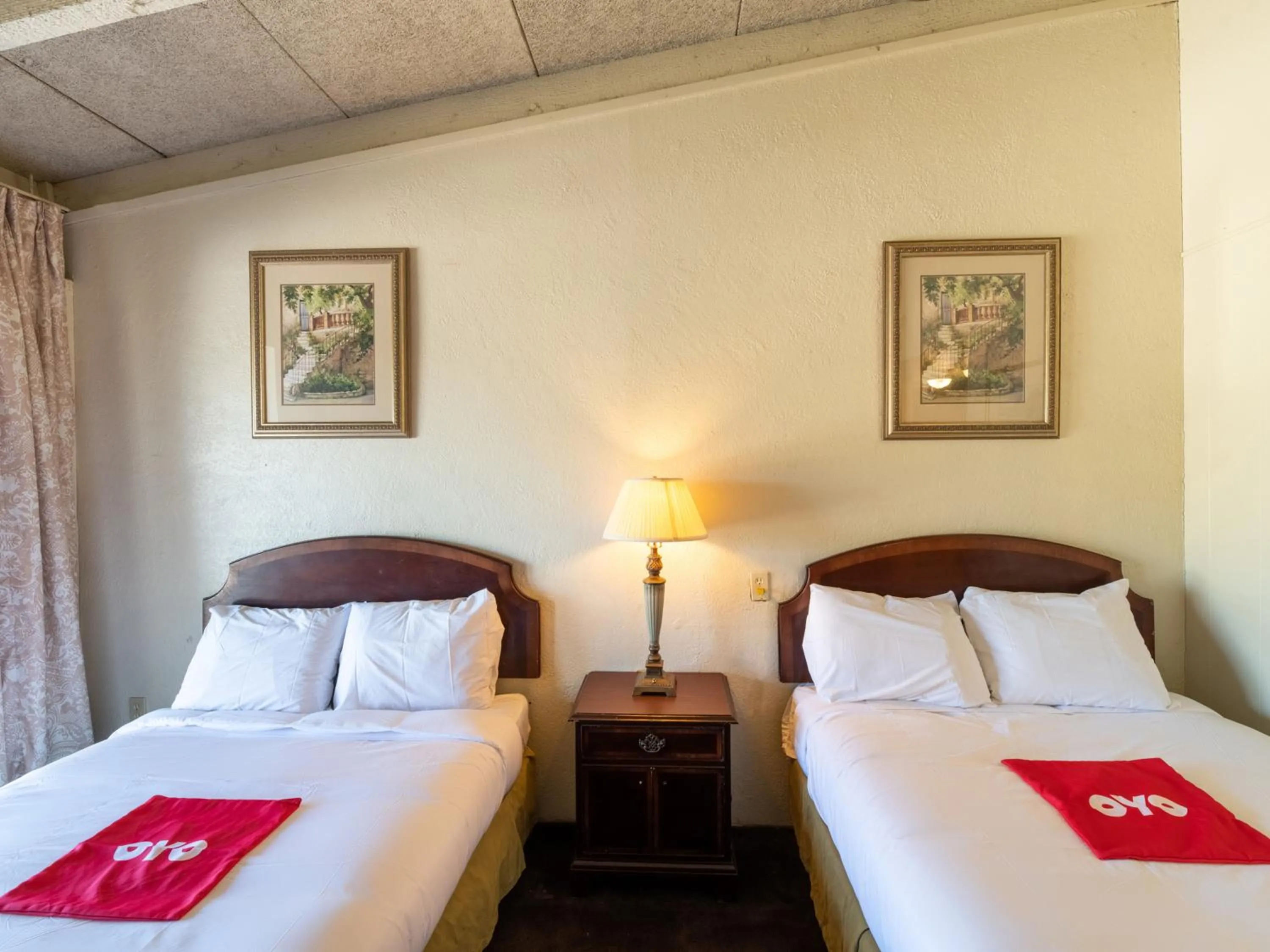 Bedroom in Hotel O Bay City, TX-35