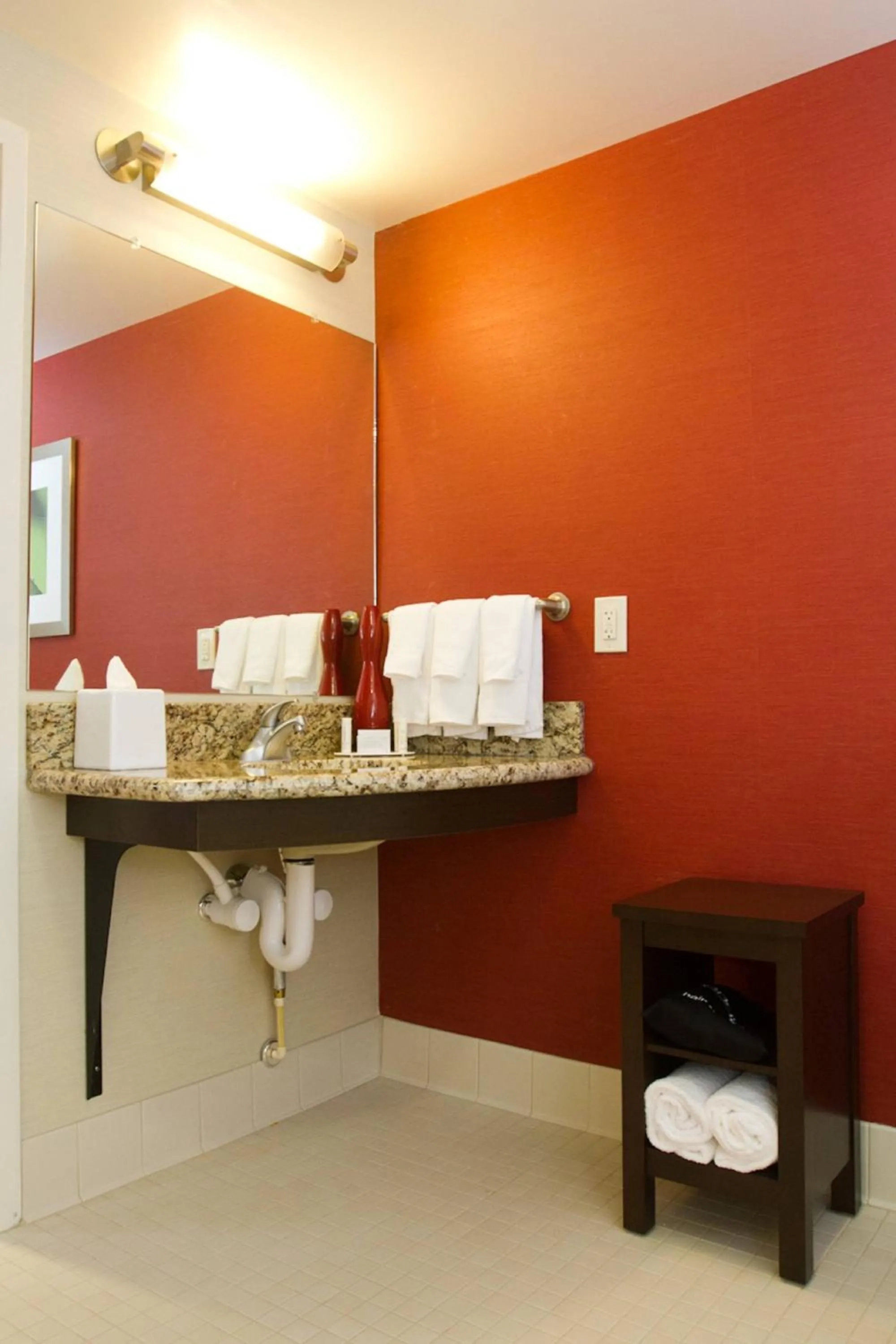 Bathroom in Courtyard by Marriott Philadelphia Springfield