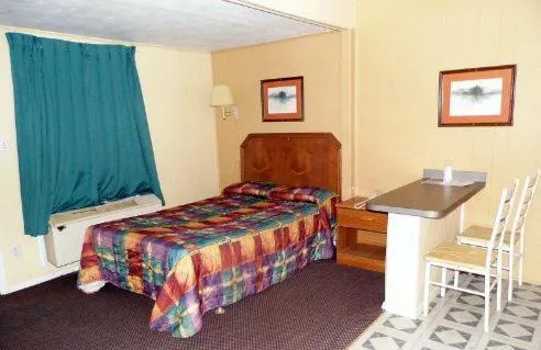 Bed in Interstate Motel