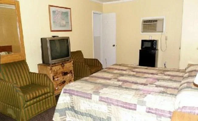 Bed in Interstate Motel