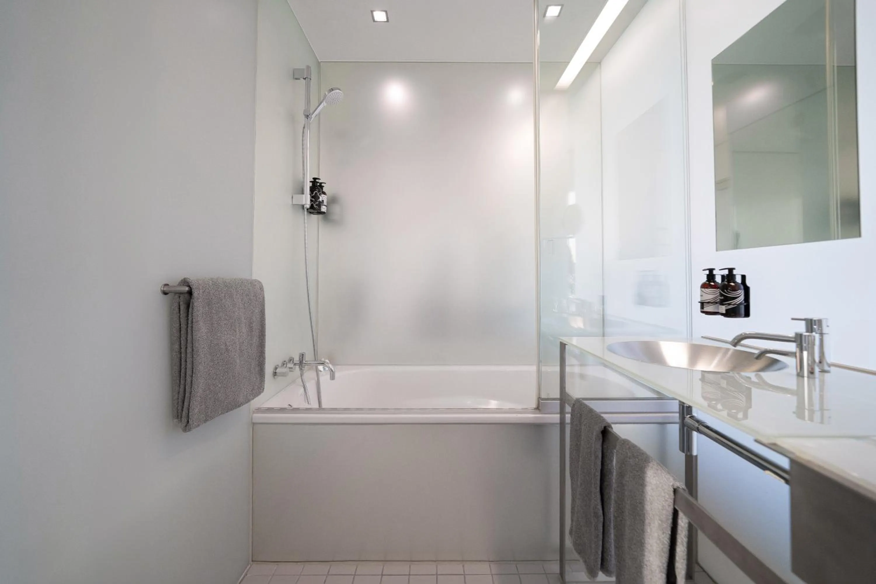 Bathroom in INNSiDE by Meliá München Parkstadt Schwabing