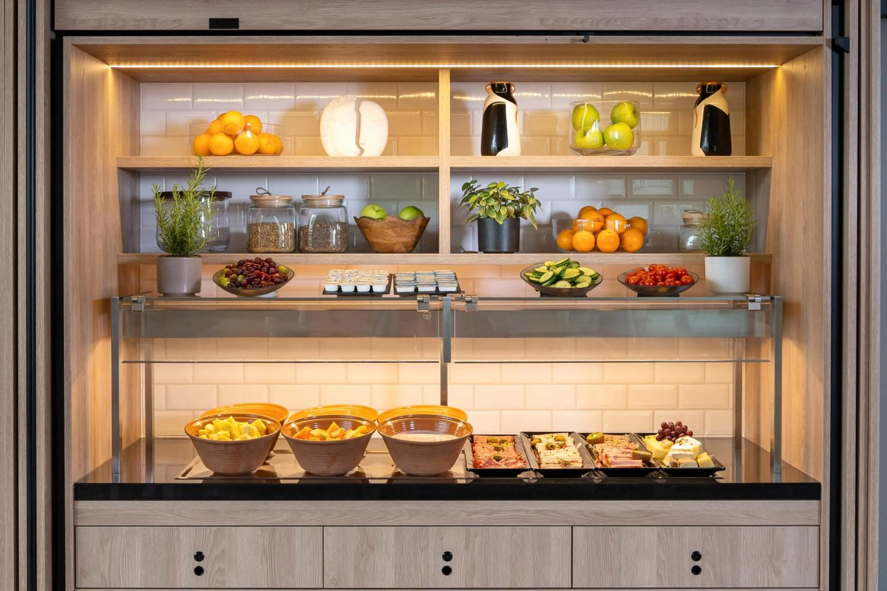 Breakfast in INNSiDE by Meliá München Parkstadt Schwabing