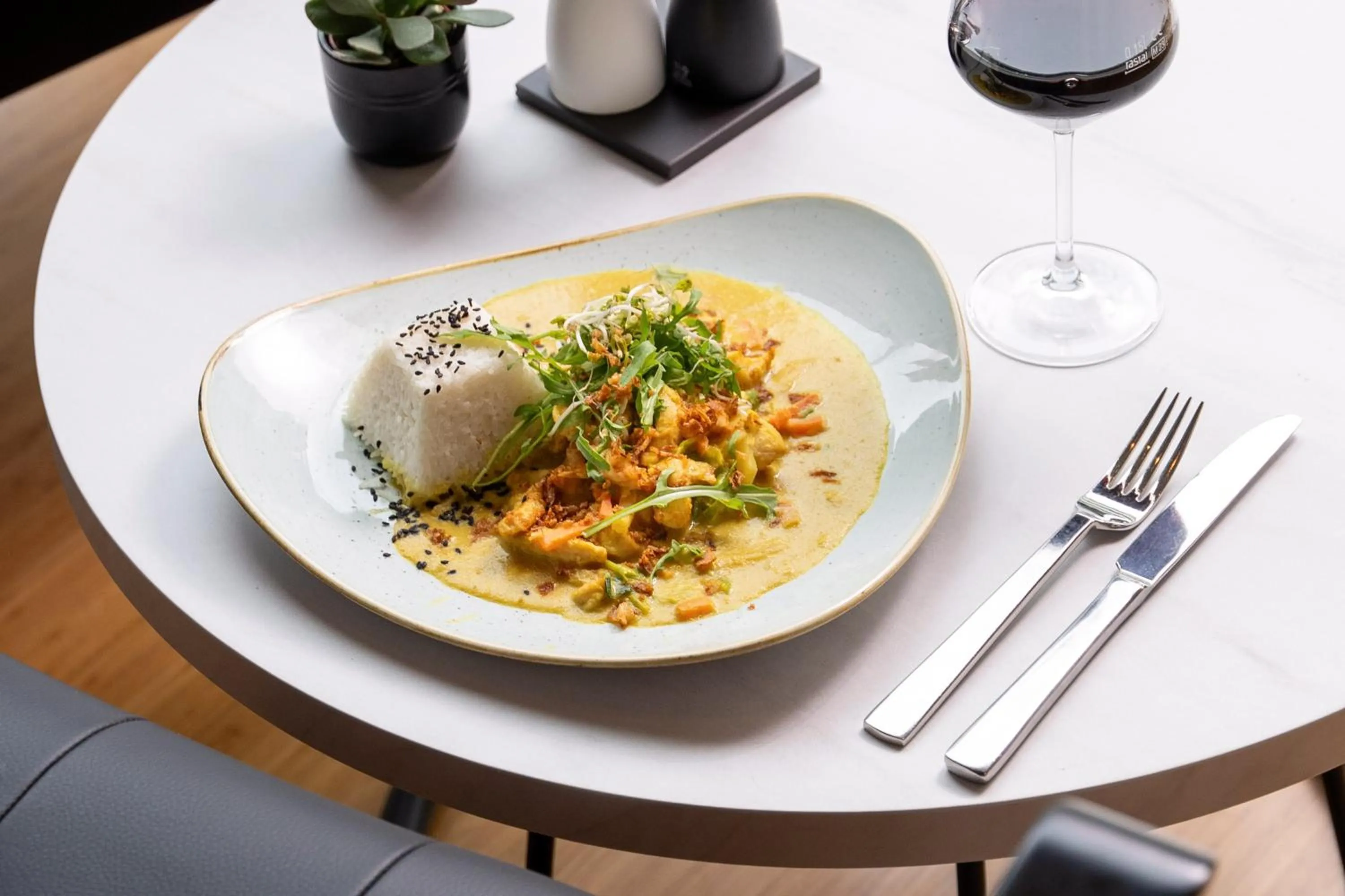 Food and drinks in INNSiDE by Meliá München Parkstadt Schwabing