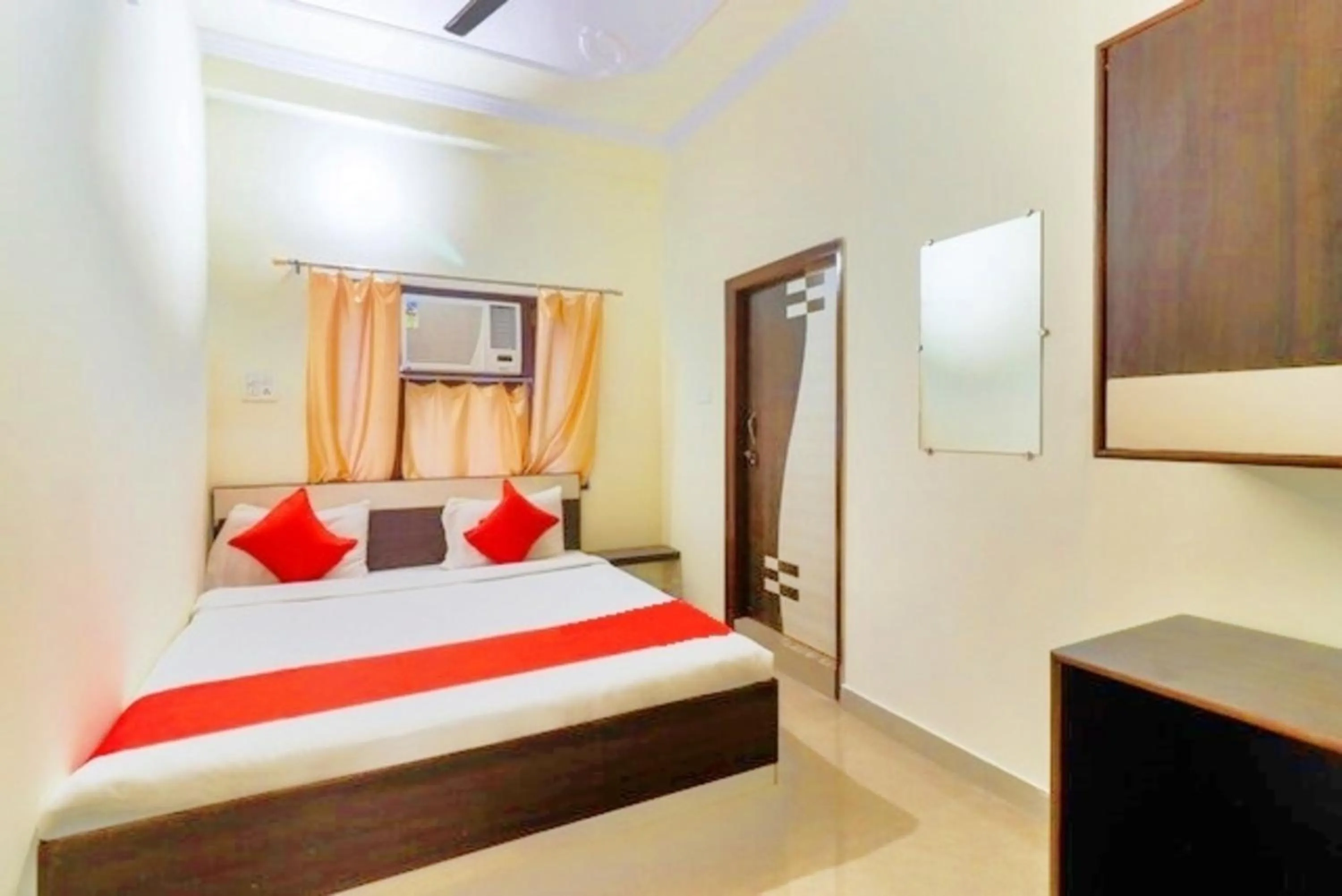 Bedroom, Bed in Hotel Station View Mughalsarai by ShriGo Hotels