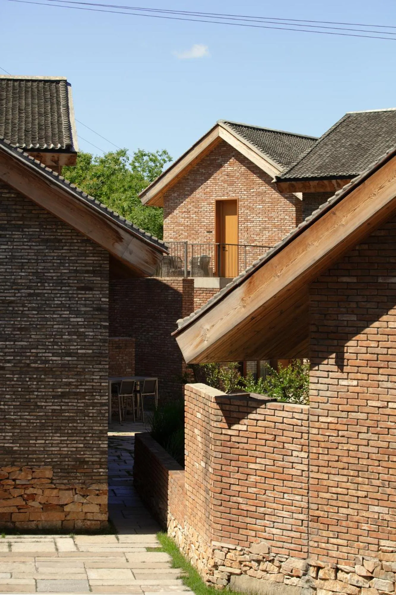 Property building in Sansa Village Boutique Hotel at Mutianyu Great Wall Adjoin to Mutianyu Great Wall - Room with the View of Great Wall - Jacuzzi with the View of Great Wall - Vehicle Shuttle Service - International Catering - SPA& Nail Beauty Facilities