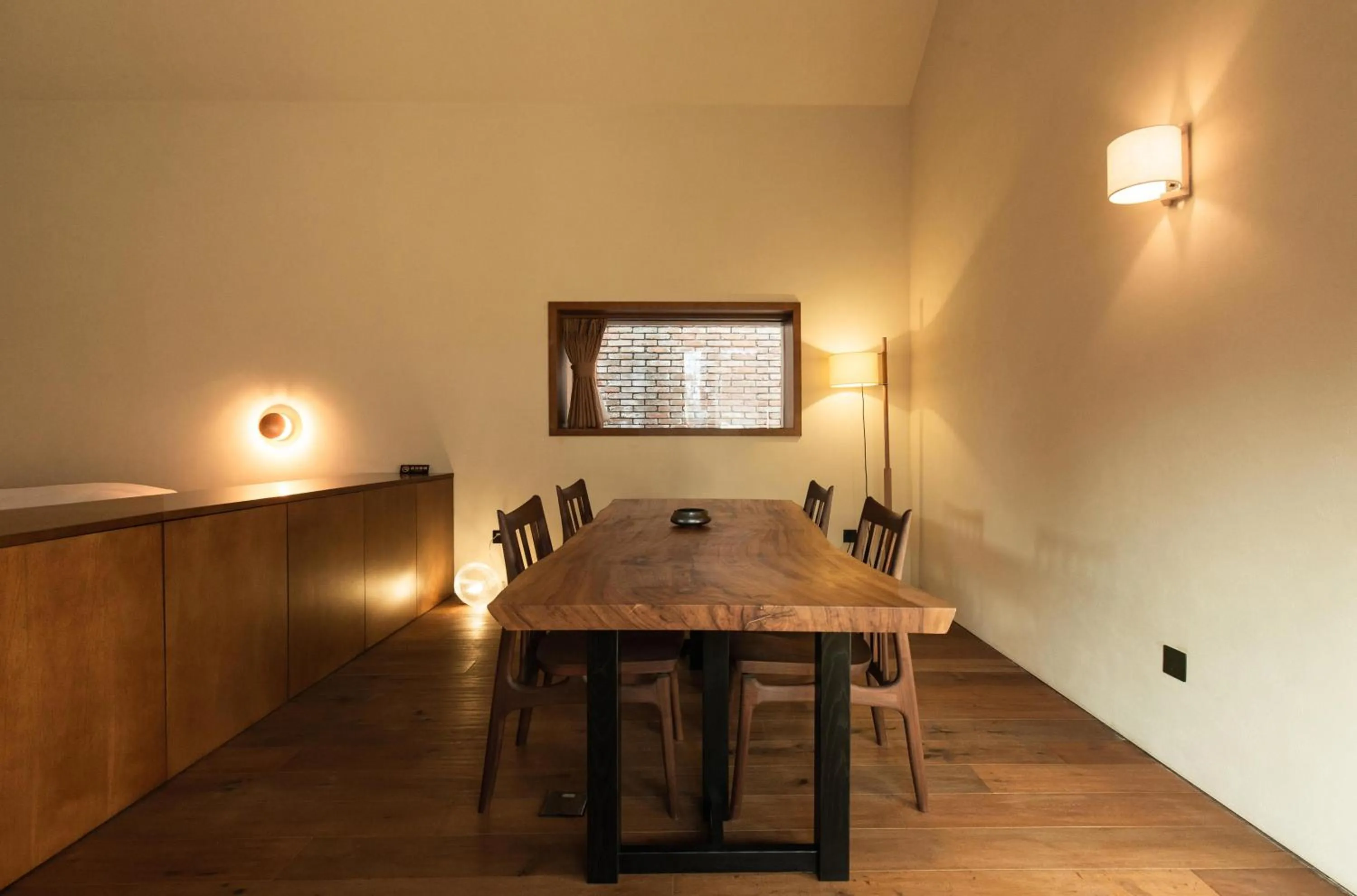 Seating area in Sansa Village Boutique Hotel at Mutianyu Great Wall Adjoin to Mutianyu Great Wall - Room with the View of Great Wall - Jacuzzi with the View of Great Wall - Vehicle Shuttle Service - International Catering - SPA& Nail Beauty Facilities