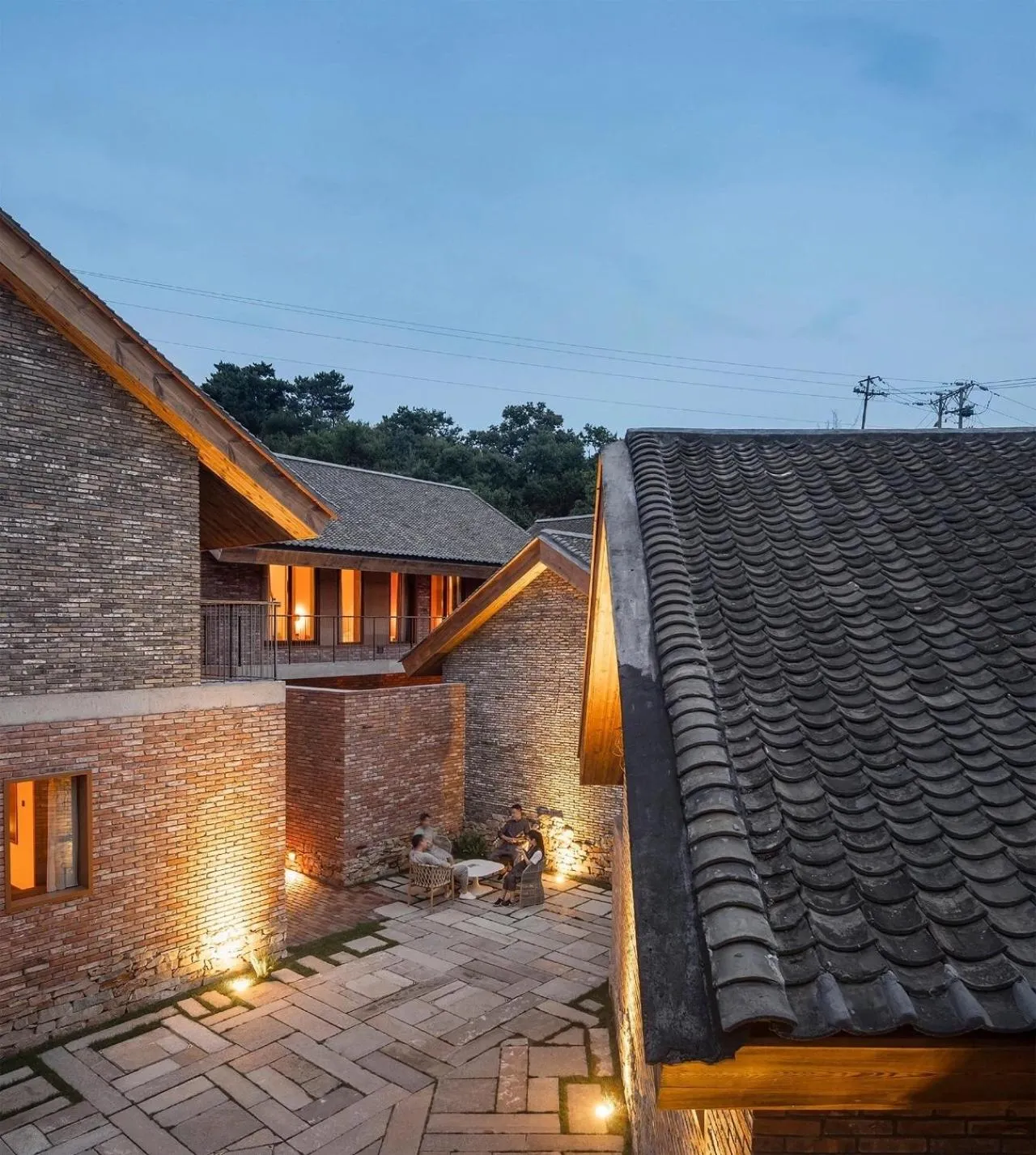 Property building in Sansa Village Boutique Hotel at Mutianyu Great Wall Adjoin to Mutianyu Great Wall - Room with the View of Great Wall - Jacuzzi with the View of Great Wall - Vehicle Shuttle Service - International Catering - SPA& Nail Beauty Facilities