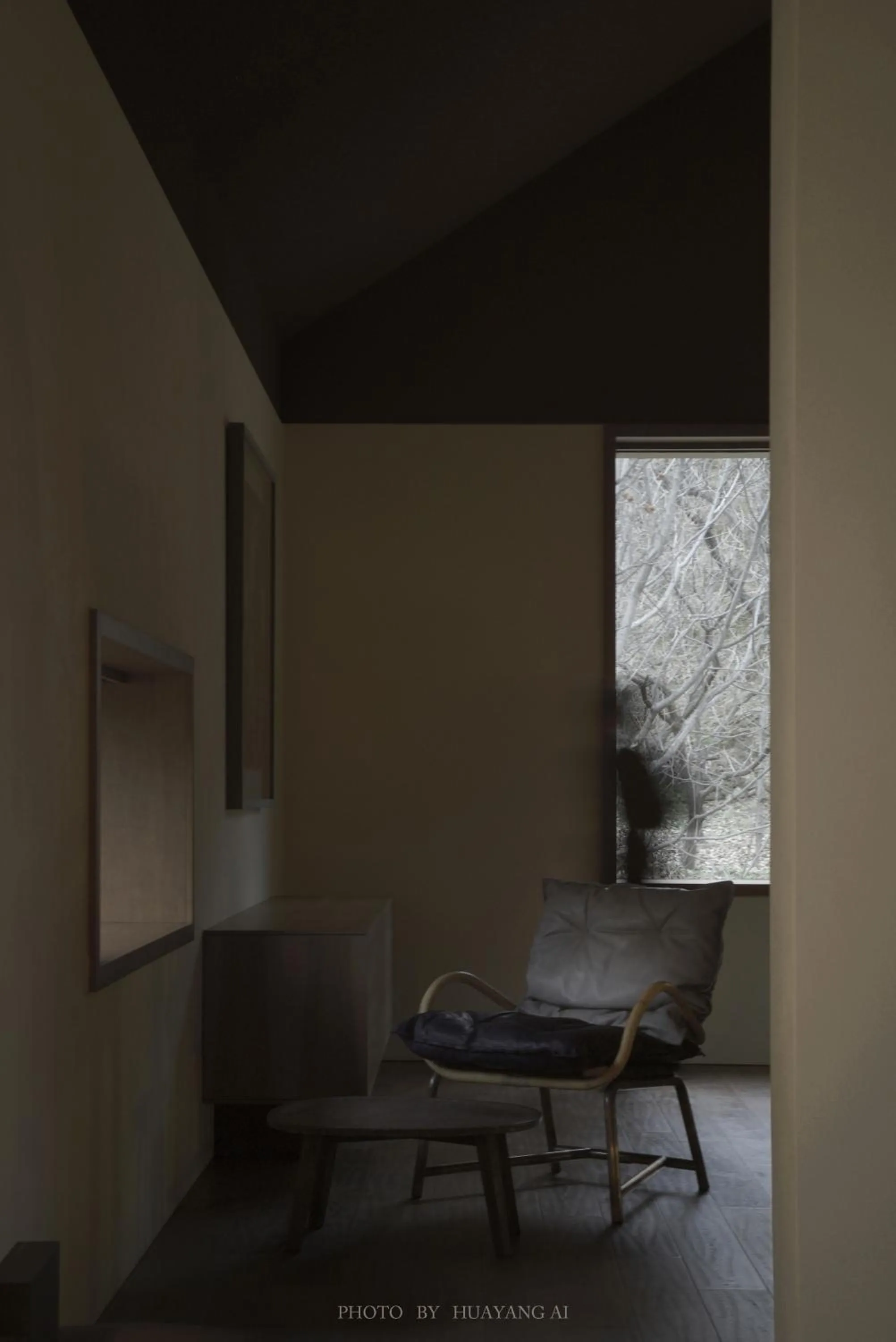 Living room in Sansa Village Boutique Hotel at Mutianyu Great Wall Adjoin to Mutianyu Great Wall - Room with the View of Great Wall - Jacuzzi with the View of Great Wall - Vehicle Shuttle Service - International Catering - SPA& Nail Beauty Facilities