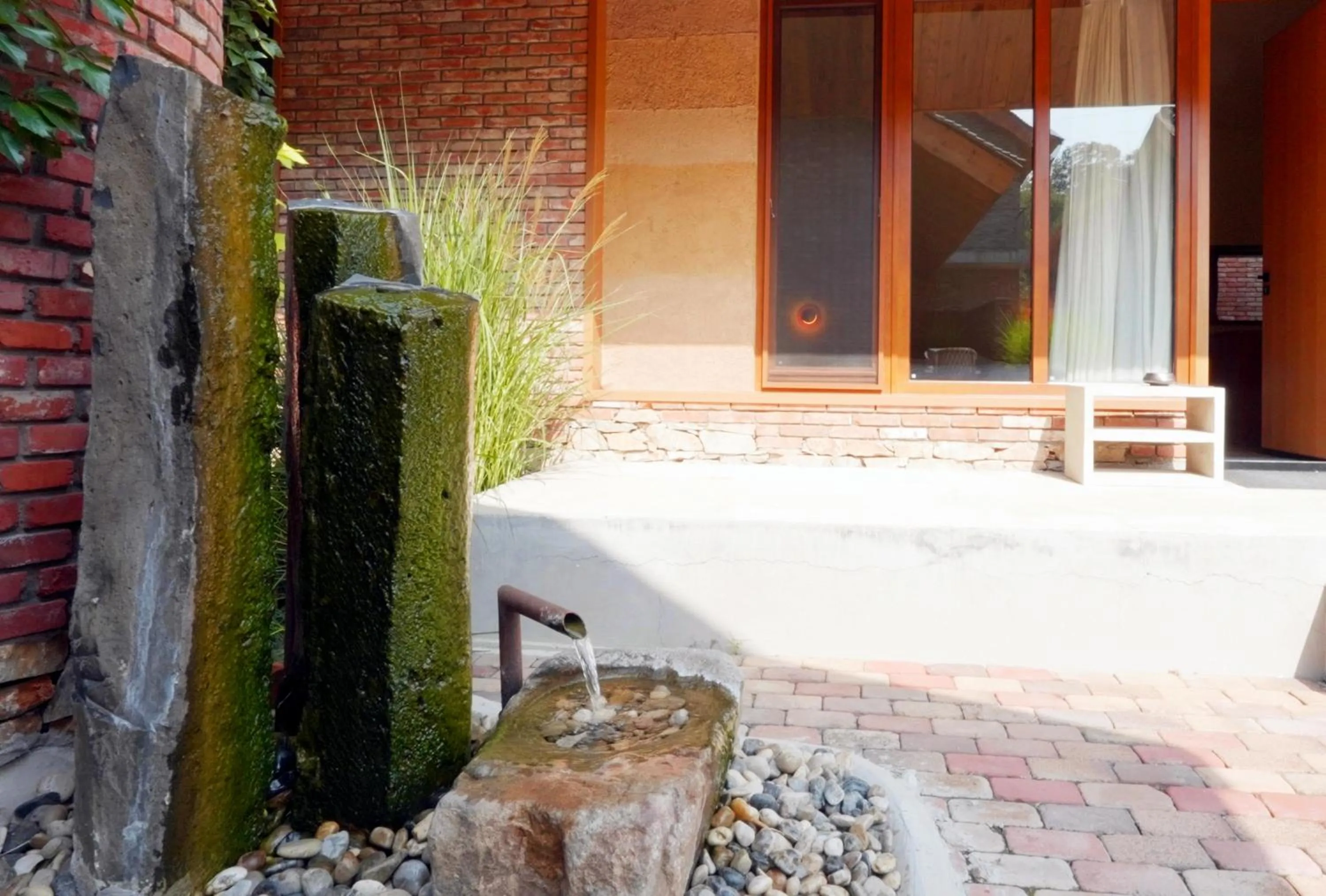 Garden in Sansa Village Boutique Hotel at Mutianyu Great Wall Adjoin to Mutianyu Great Wall - Room with the View of Great Wall - Jacuzzi with the View of Great Wall - Vehicle Shuttle Service - International Catering - SPA& Nail Beauty Facilities