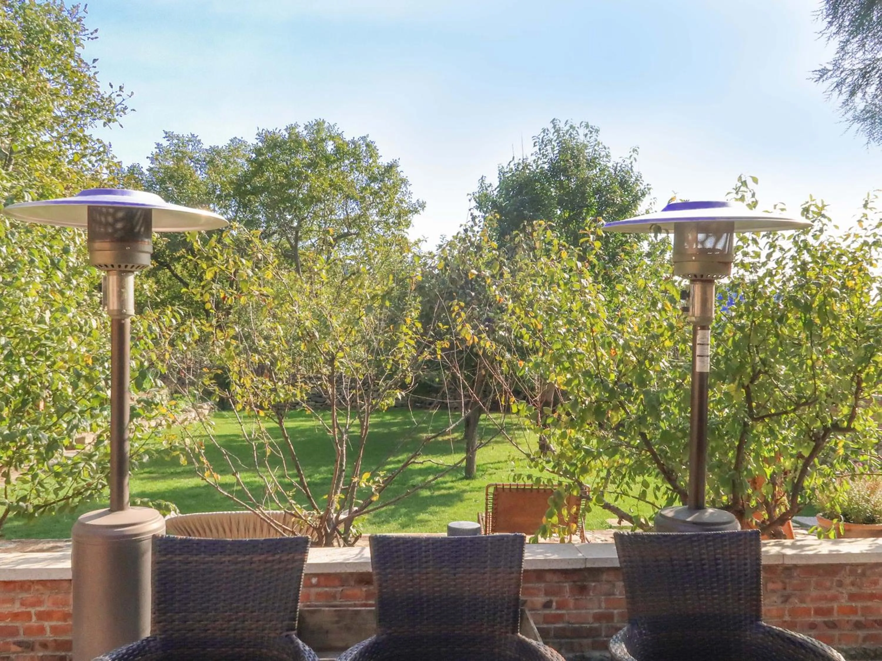 Garden view in Sansa Village Boutique Hotel at Mutianyu Great Wall Adjoin to Mutianyu Great Wall - Room with the View of Great Wall - Jacuzzi with the View of Great Wall - Vehicle Shuttle Service - International Catering - SPA& Nail Beauty Facilities