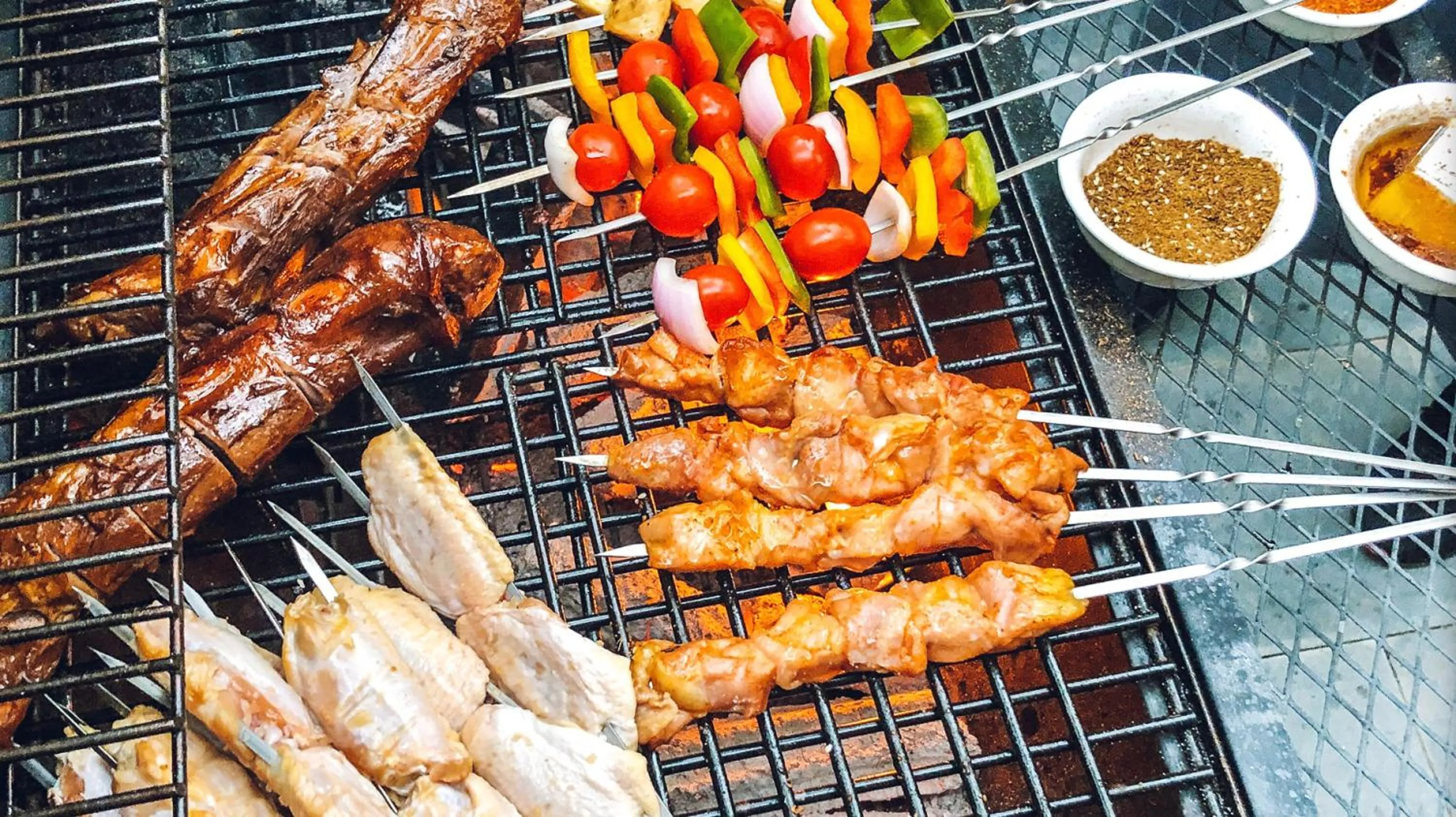 Breakfast in Sansa Village Boutique Hotel at Mutianyu Great Wall Adjoin to Mutianyu Great Wall - Room with the View of Great Wall - Jacuzzi with the View of Great Wall - Vehicle Shuttle Service - International Catering - SPA& Nail Beauty Facilities