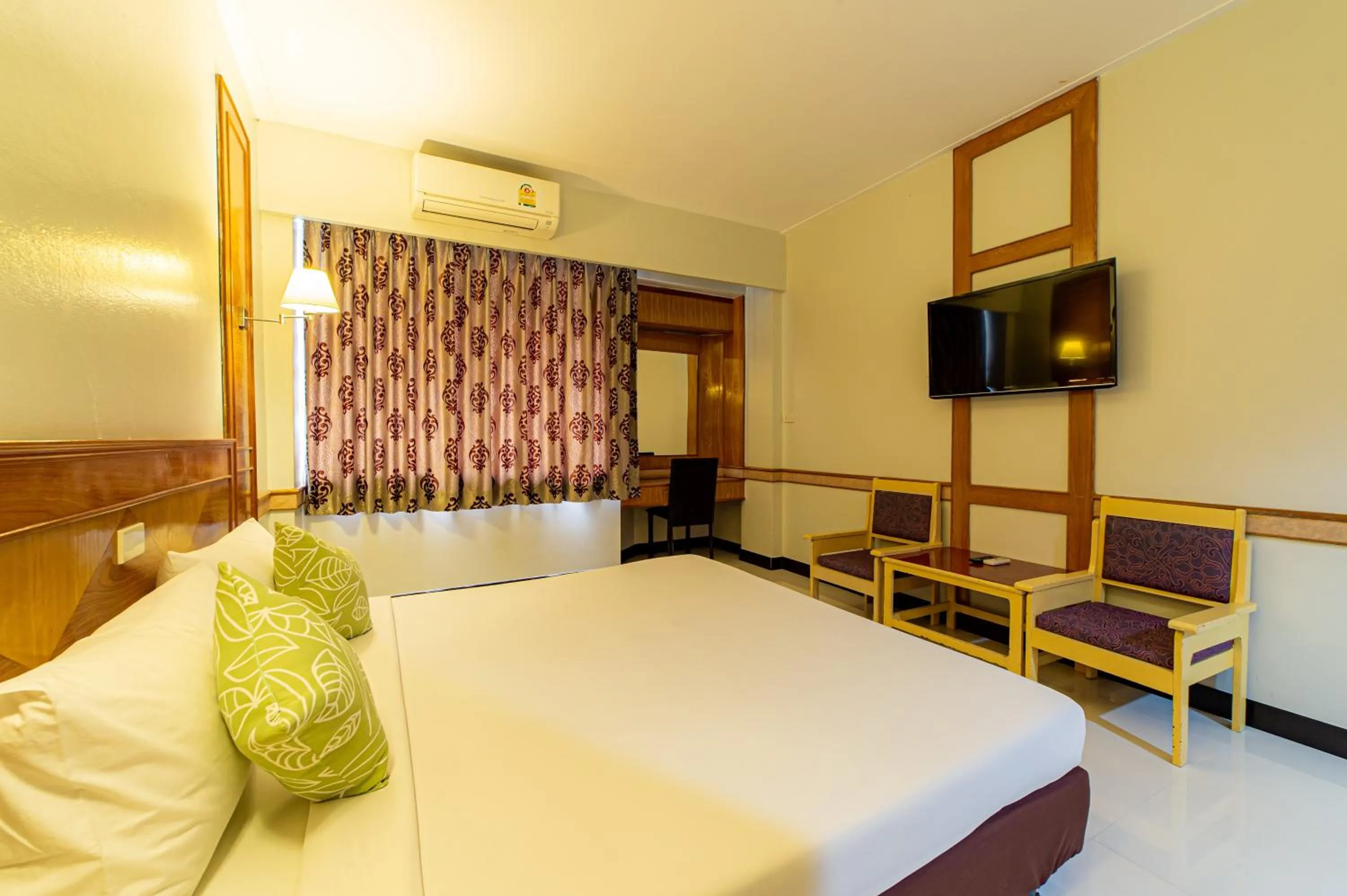 Photo of the whole room, Bed in The Holidays Hill betong