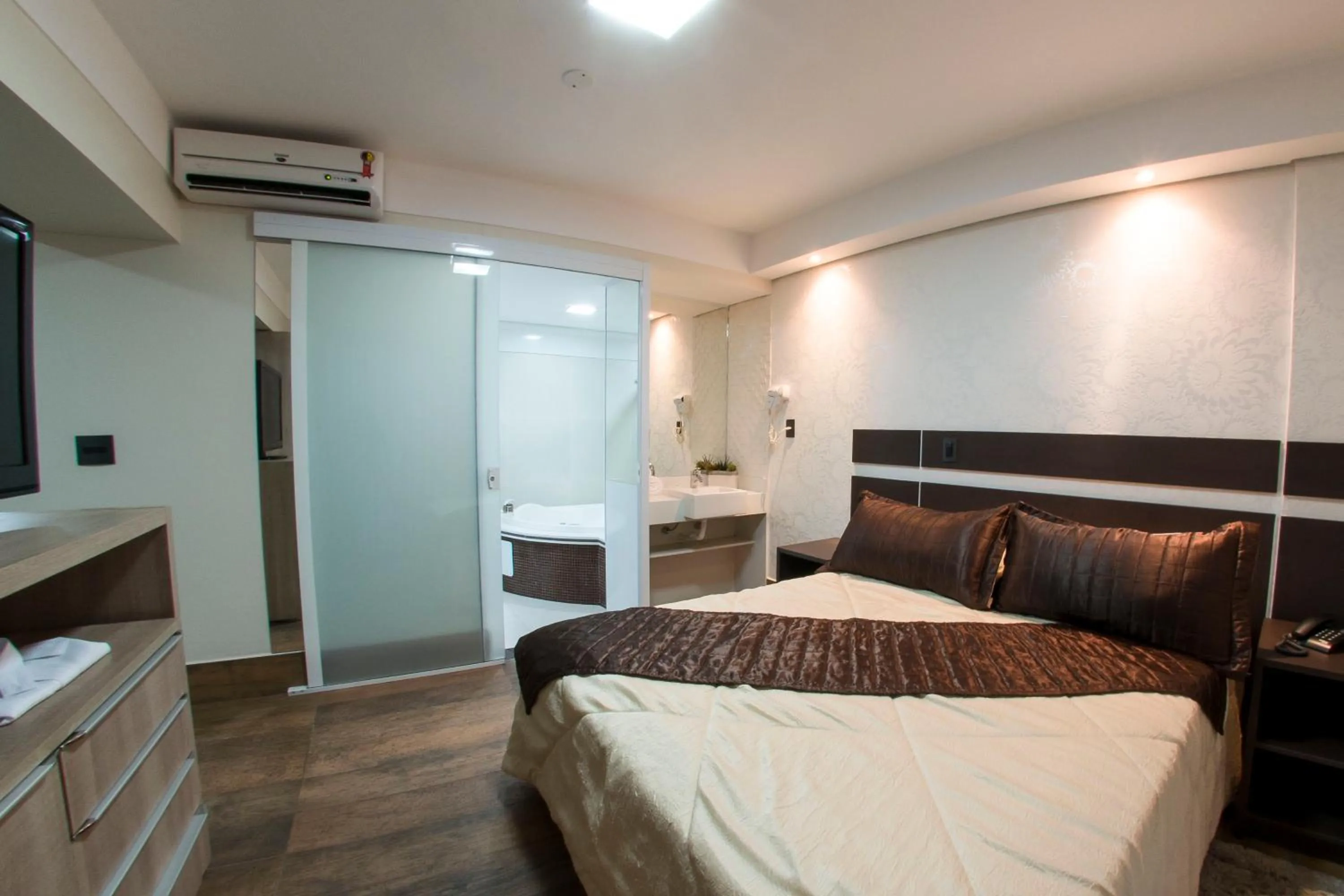 Bed in Estoril Hotel