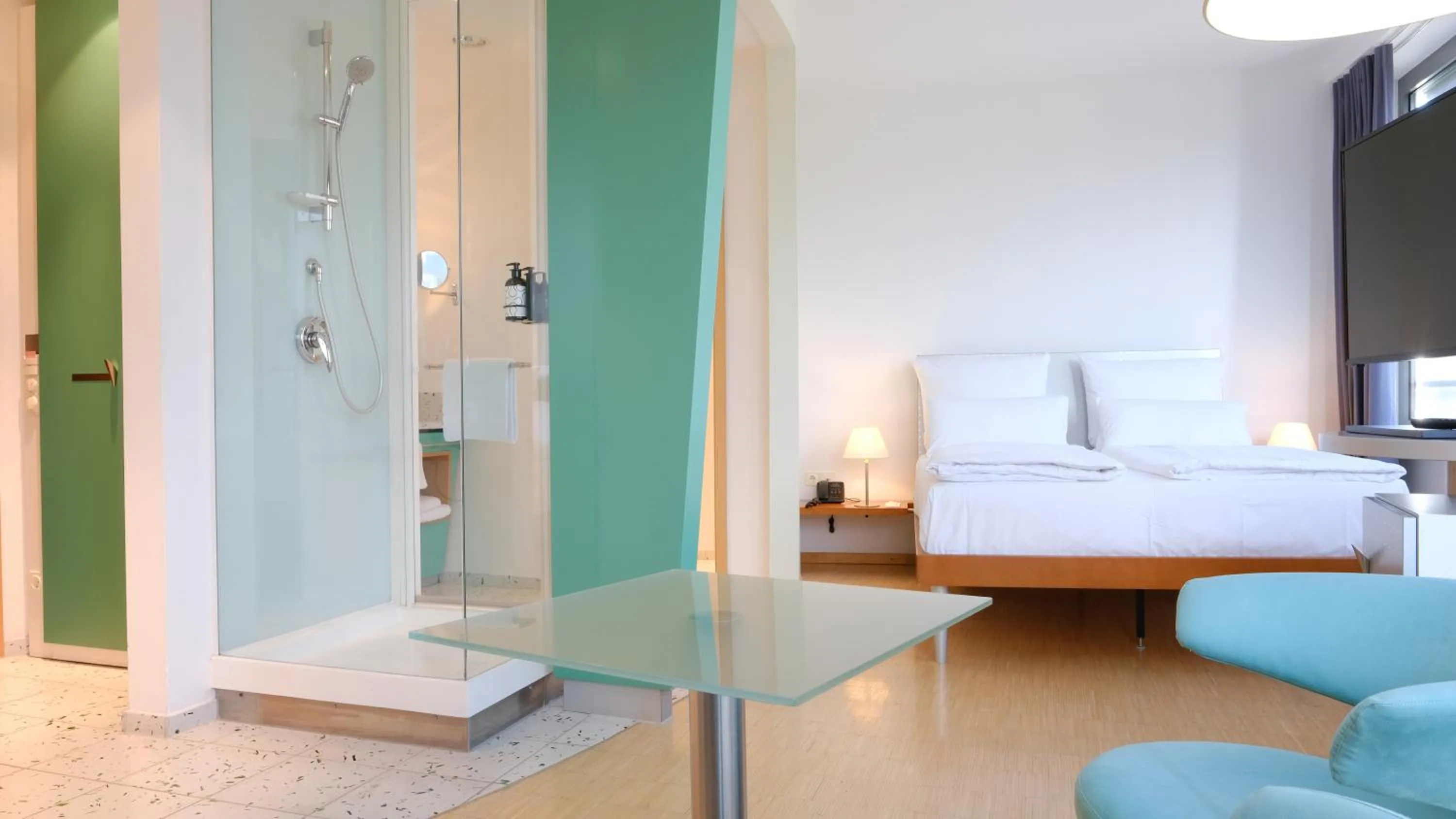 Bed in FOUR Munich Neue Messe