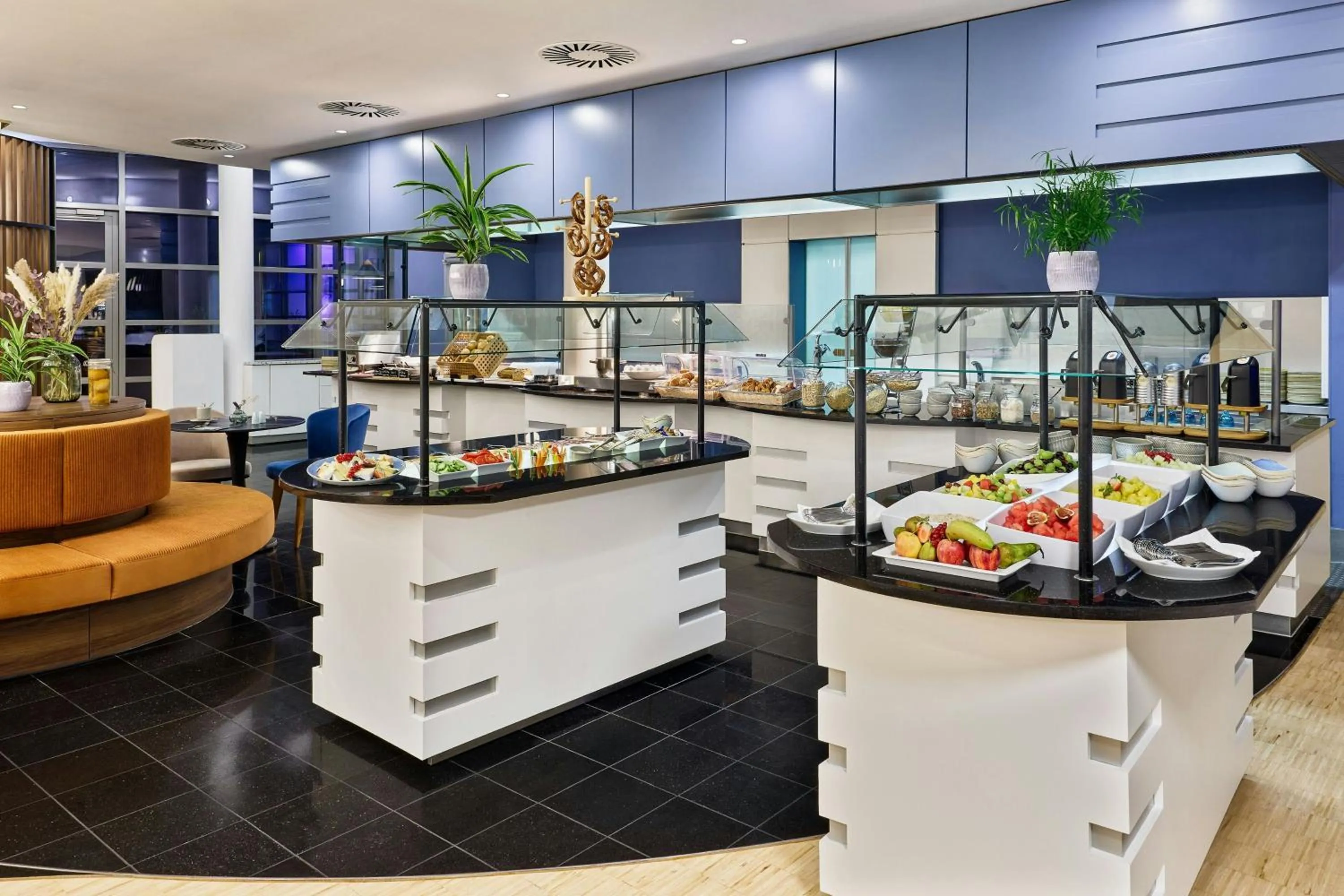 Restaurant/places to eat in Four Points by Sheraton Munich Messe