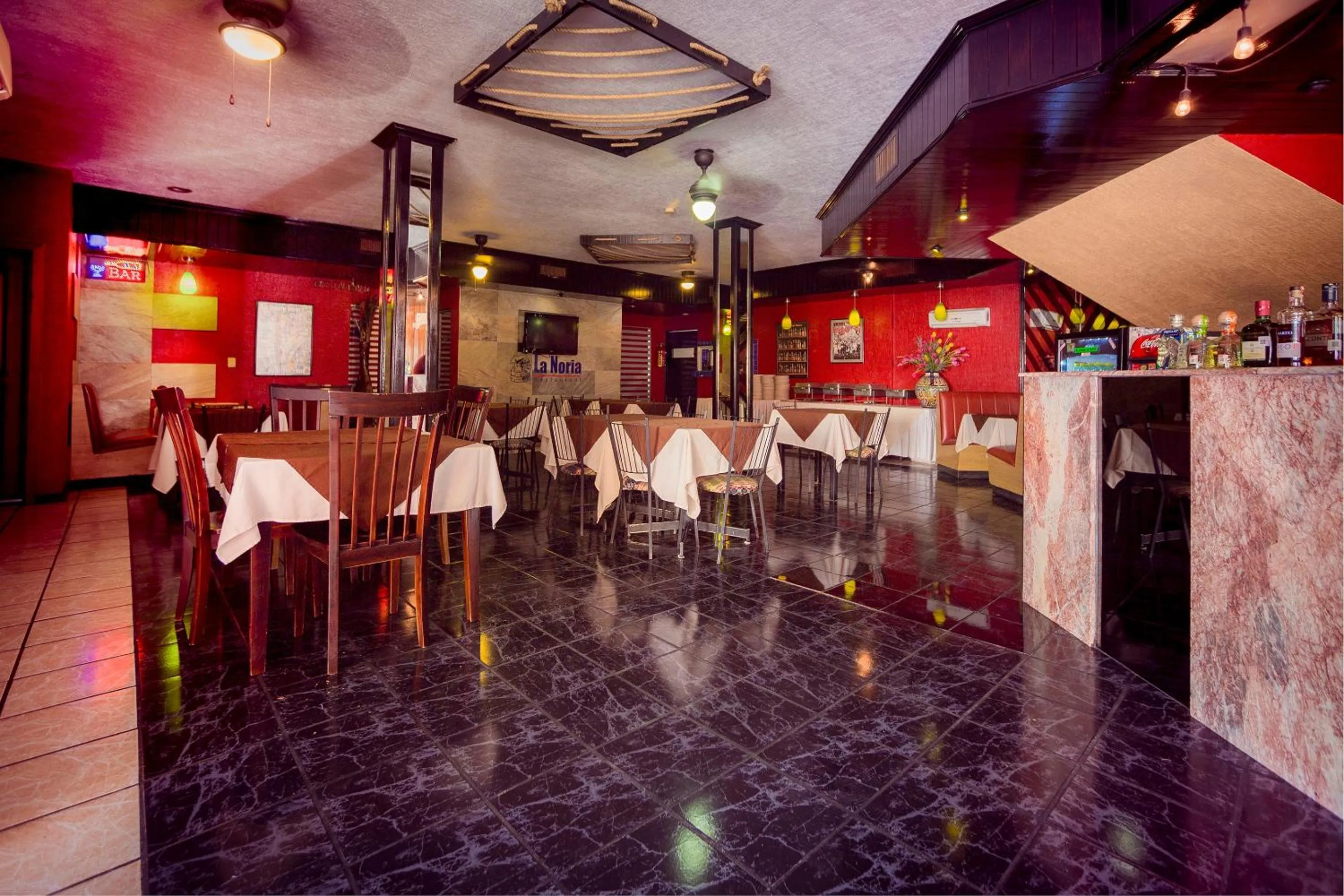 Restaurant/places to eat in Hotel Torre
