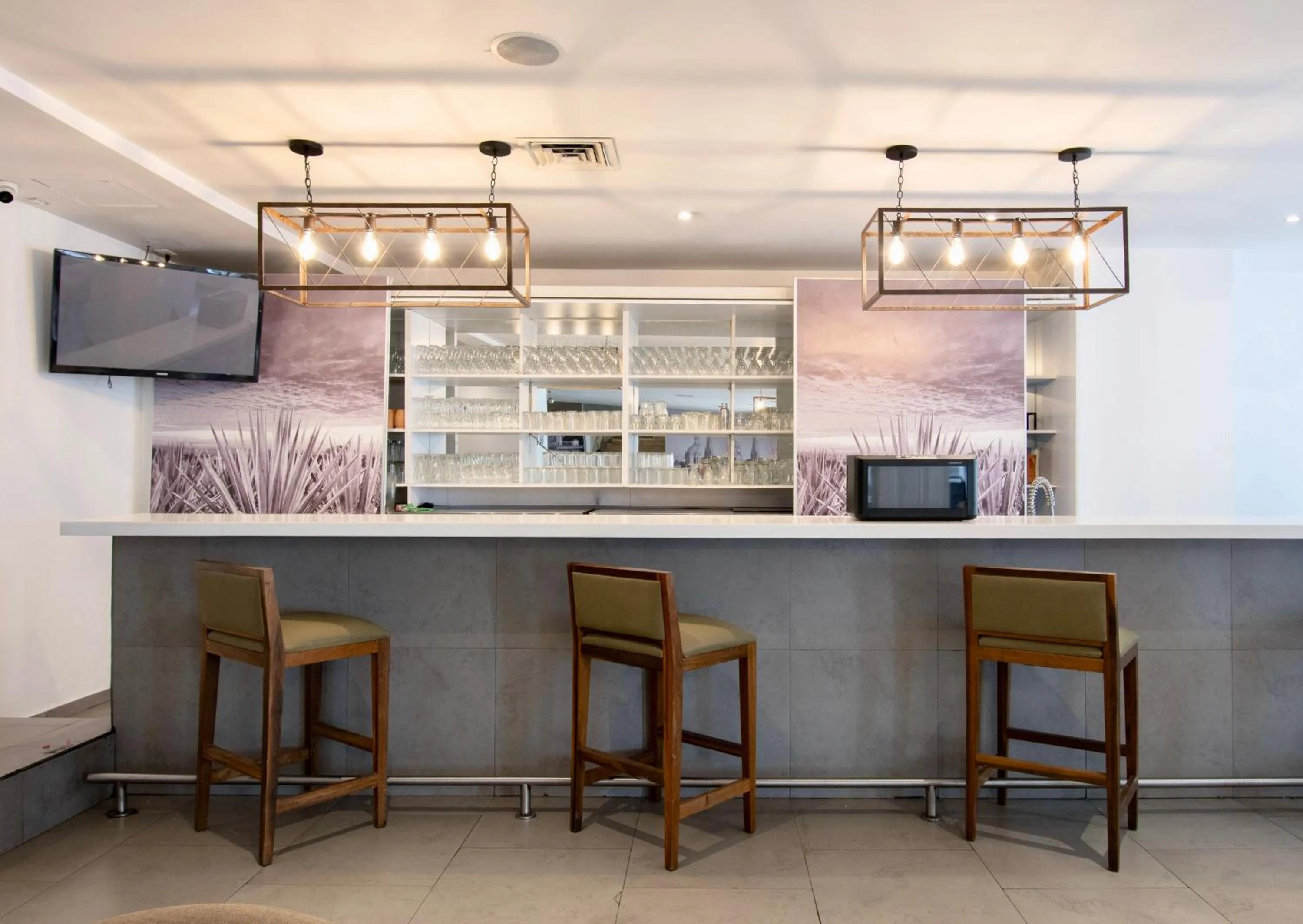 Lounge or bar in Hotel Plaza Génova Centro