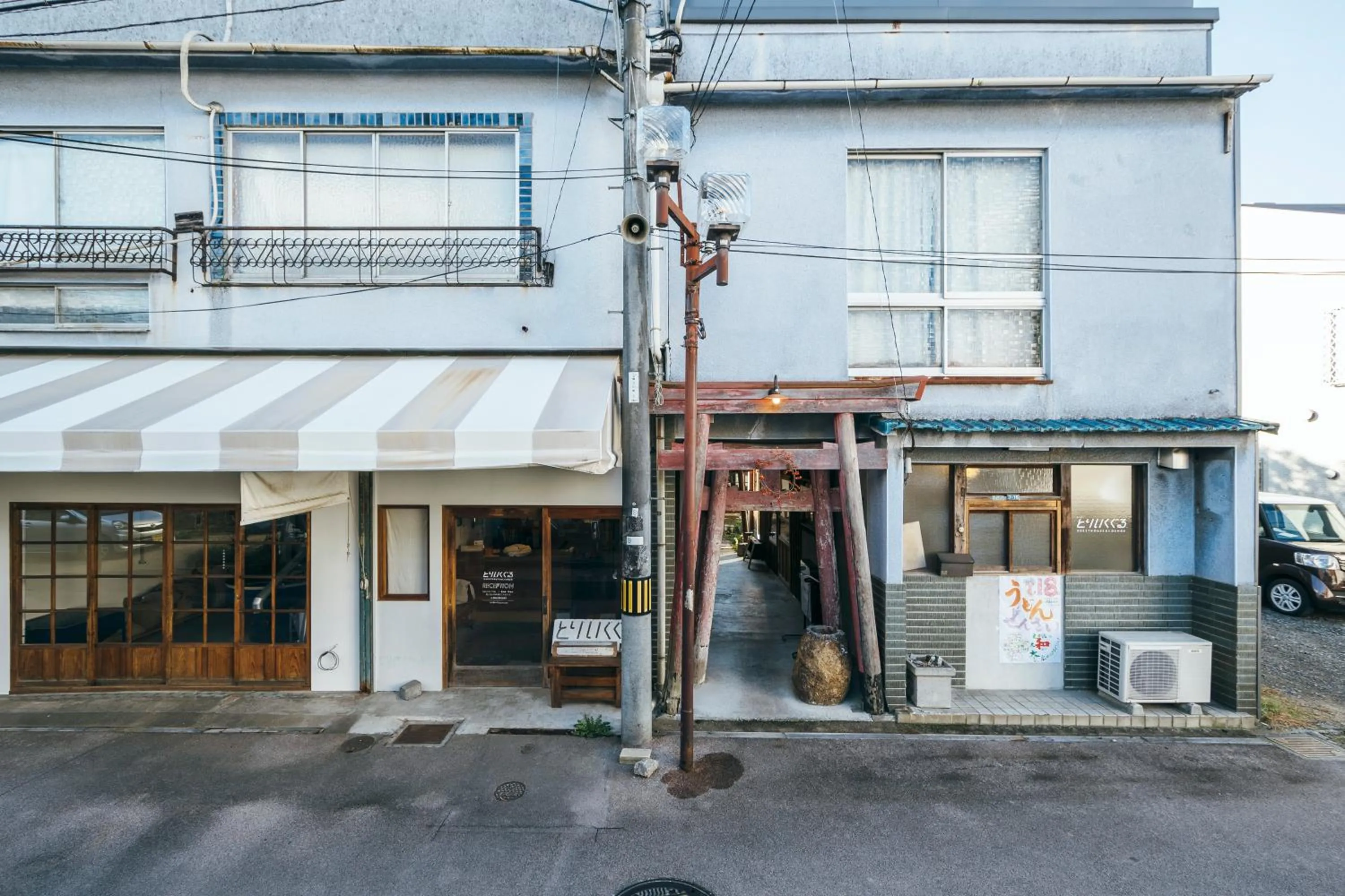 Facade/entrance in Torii-Kuguru