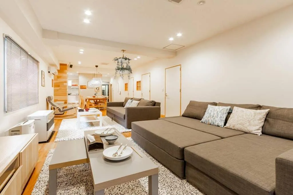 Living room in THE EAST AVENUE