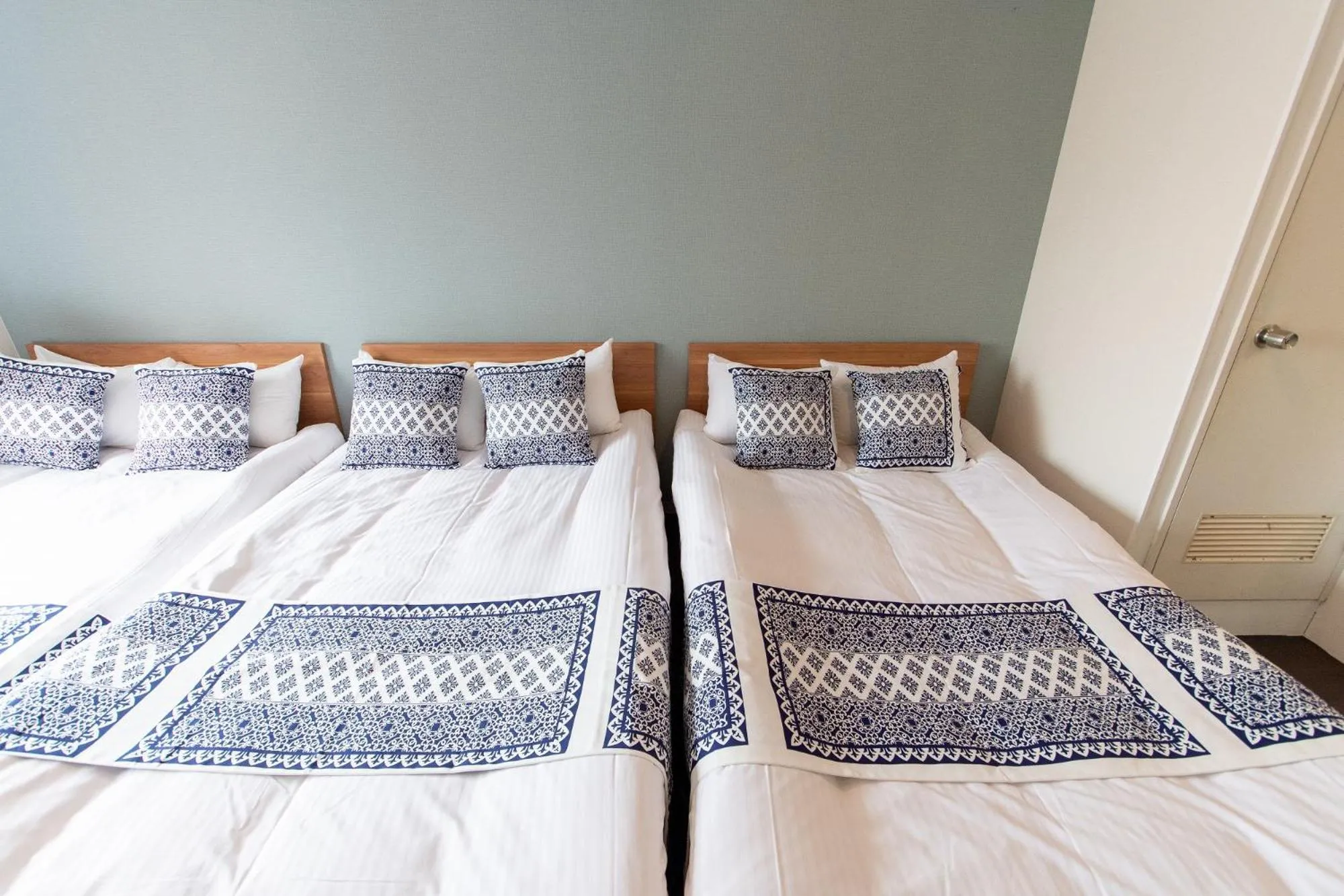 Bed in LUANAHOTEL IN NAKANO