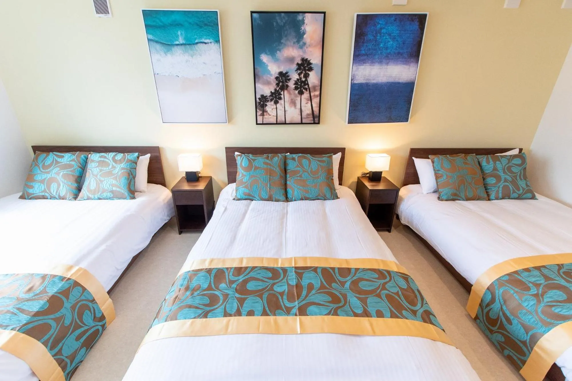 Bed in LUANAHOTEL IN NAKANO