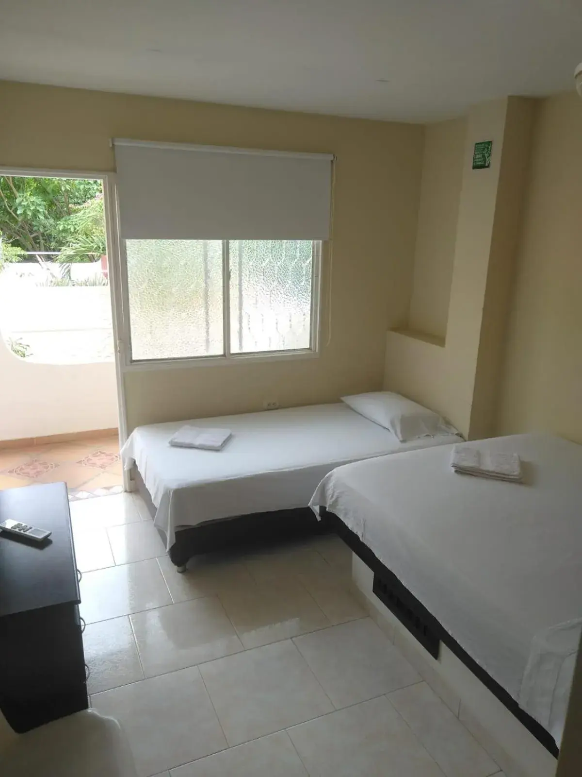 Small Double or Twin Room in Casa D'mer Taganga Small Double or Twin Room in Casa D'mer Taganga