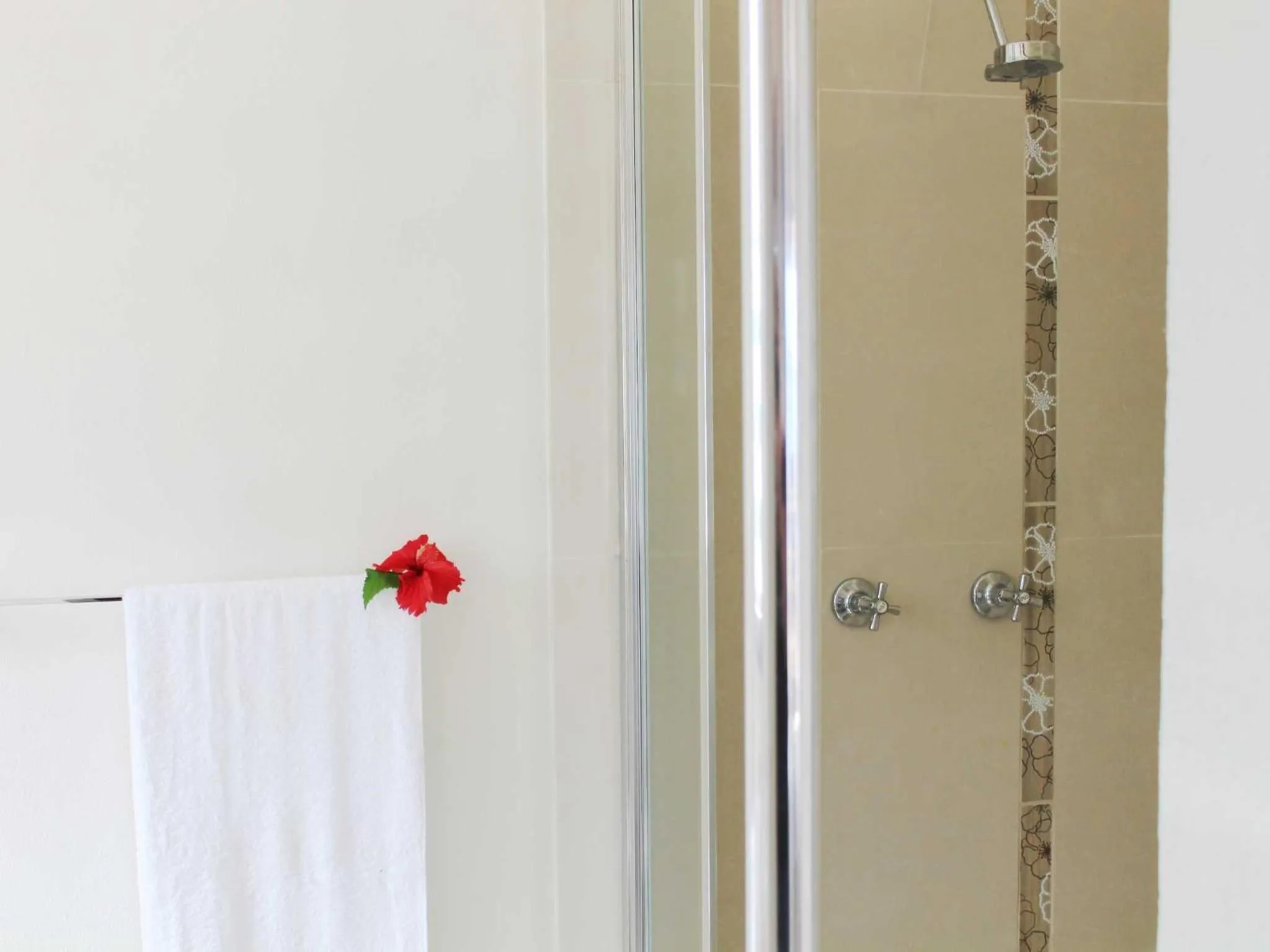 Bathroom in Vanuatu Beachfront Apartments