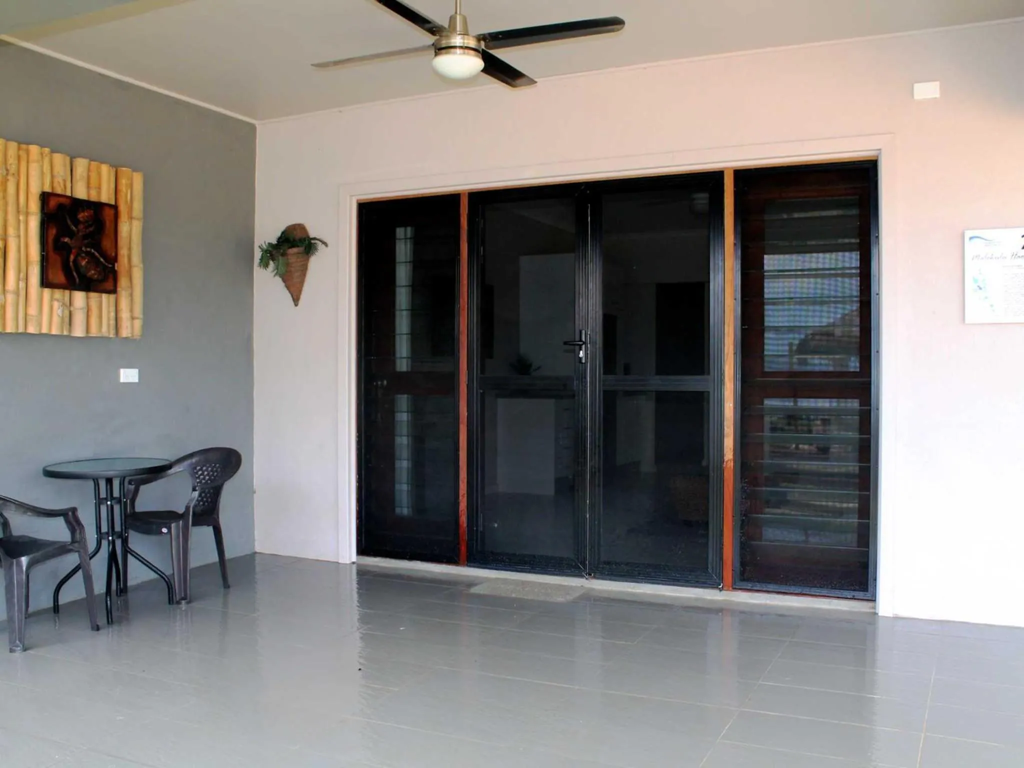 Facade/entrance in Vanuatu Beachfront Apartments