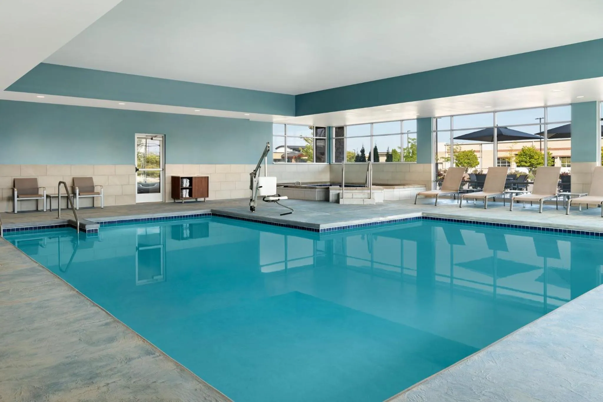 Swimming pool in Holiday Inn Express & Suites - Madison West - Middleton by IHG
