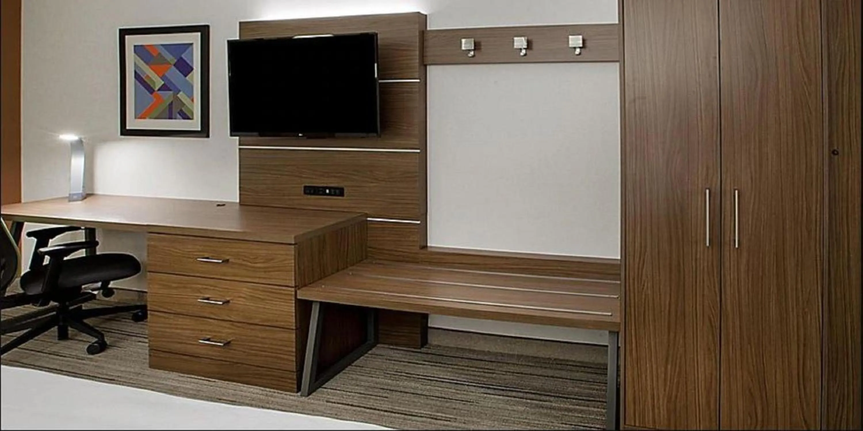 TV and multimedia in Holiday Inn Express & Suites - Madison West - Middleton by IHG