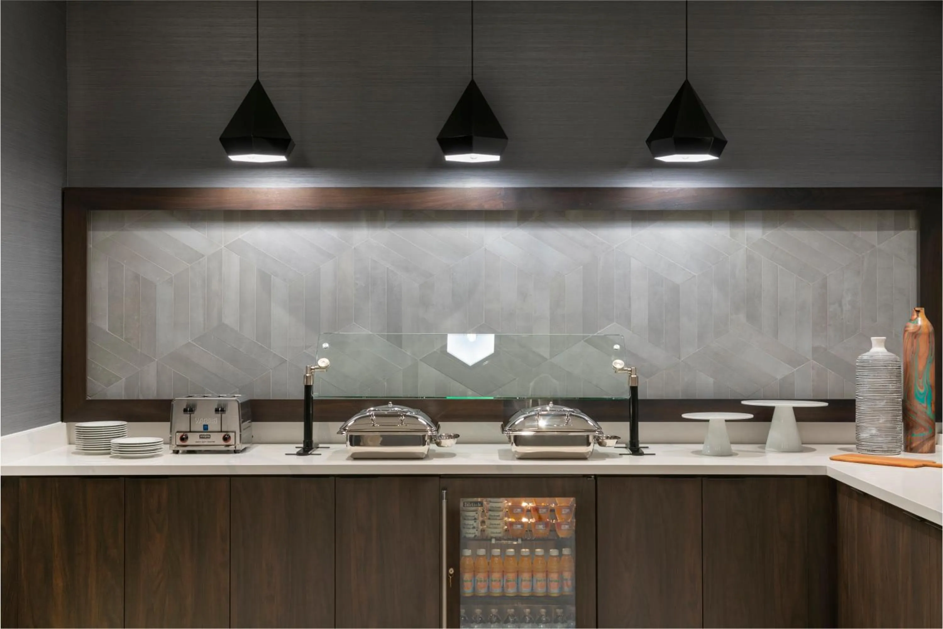 Restaurant/places to eat in Staybridge Suites - Boston Logan Airport - Revere by IHG