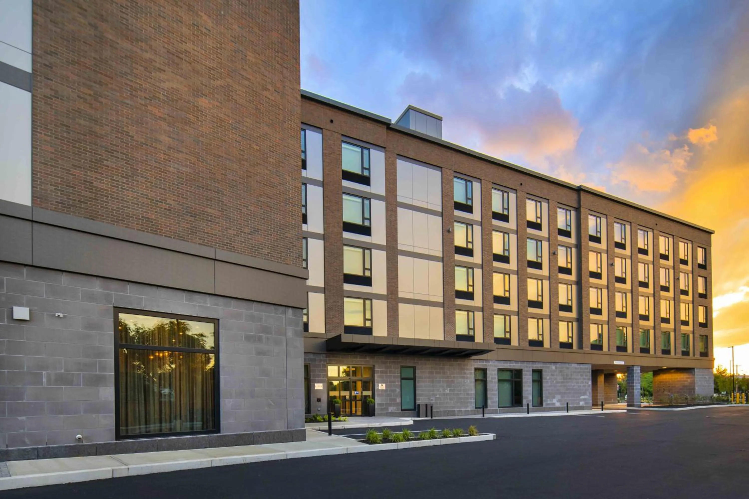 Facade/entrance in Staybridge Suites - Boston Logan Airport - Revere by IHG