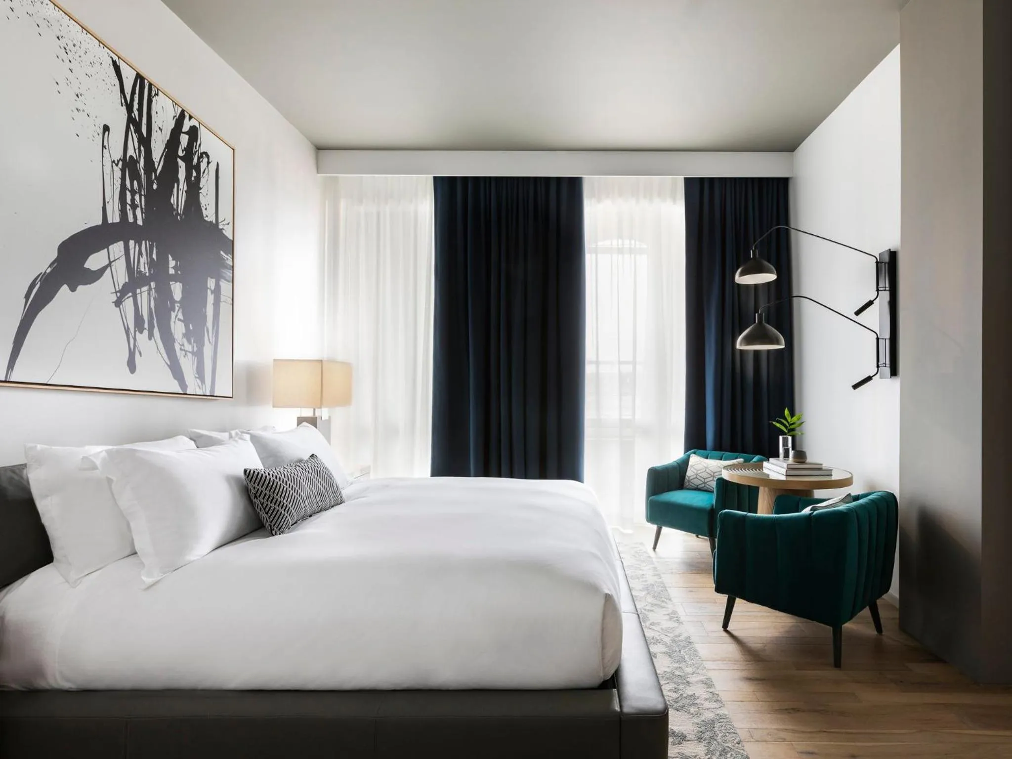 Photo of the whole room, Bed in Kimpton - Pittman Hotel by IHG