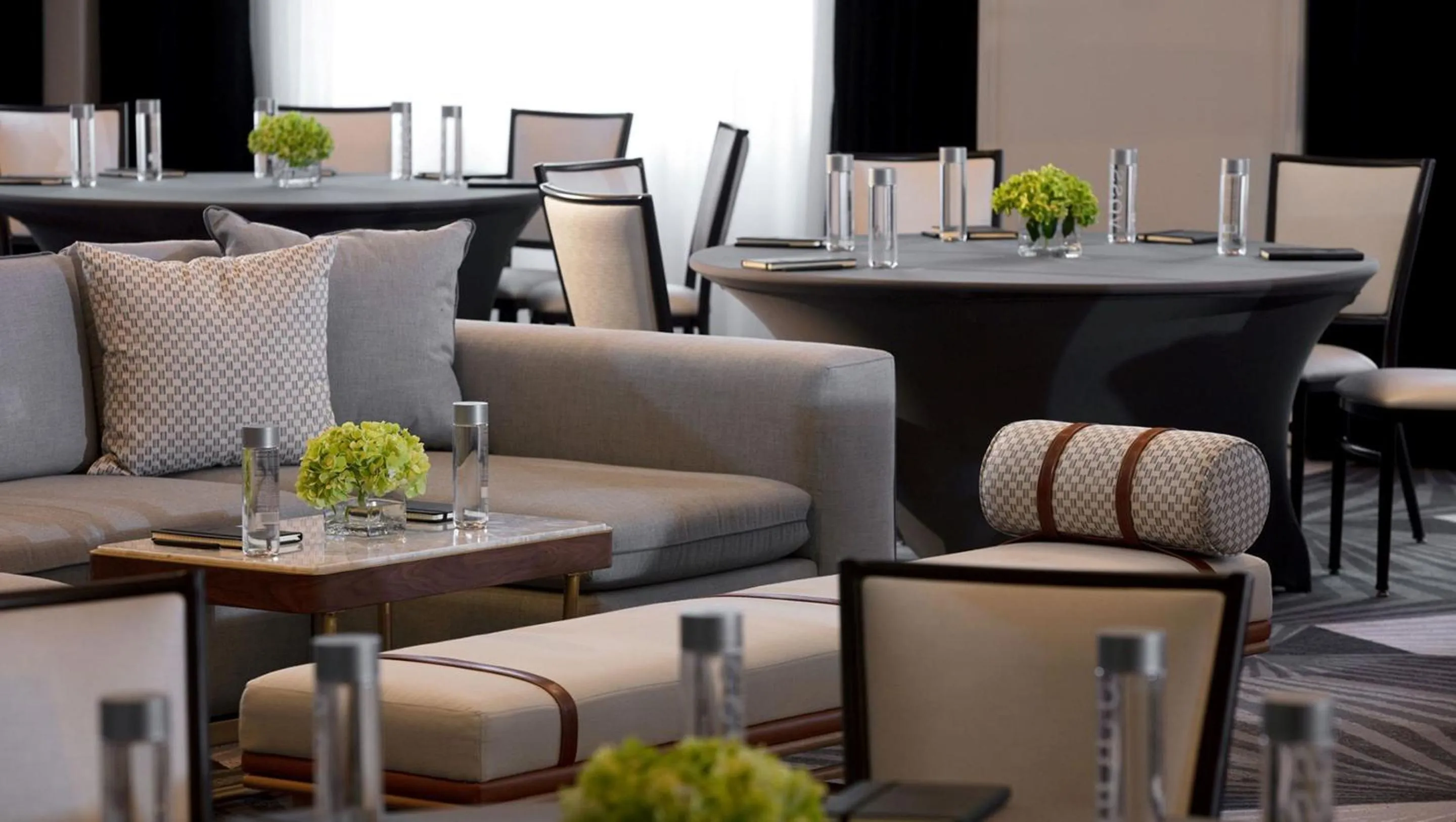 Meeting/conference room in Kimpton - Pittman Hotel by IHG