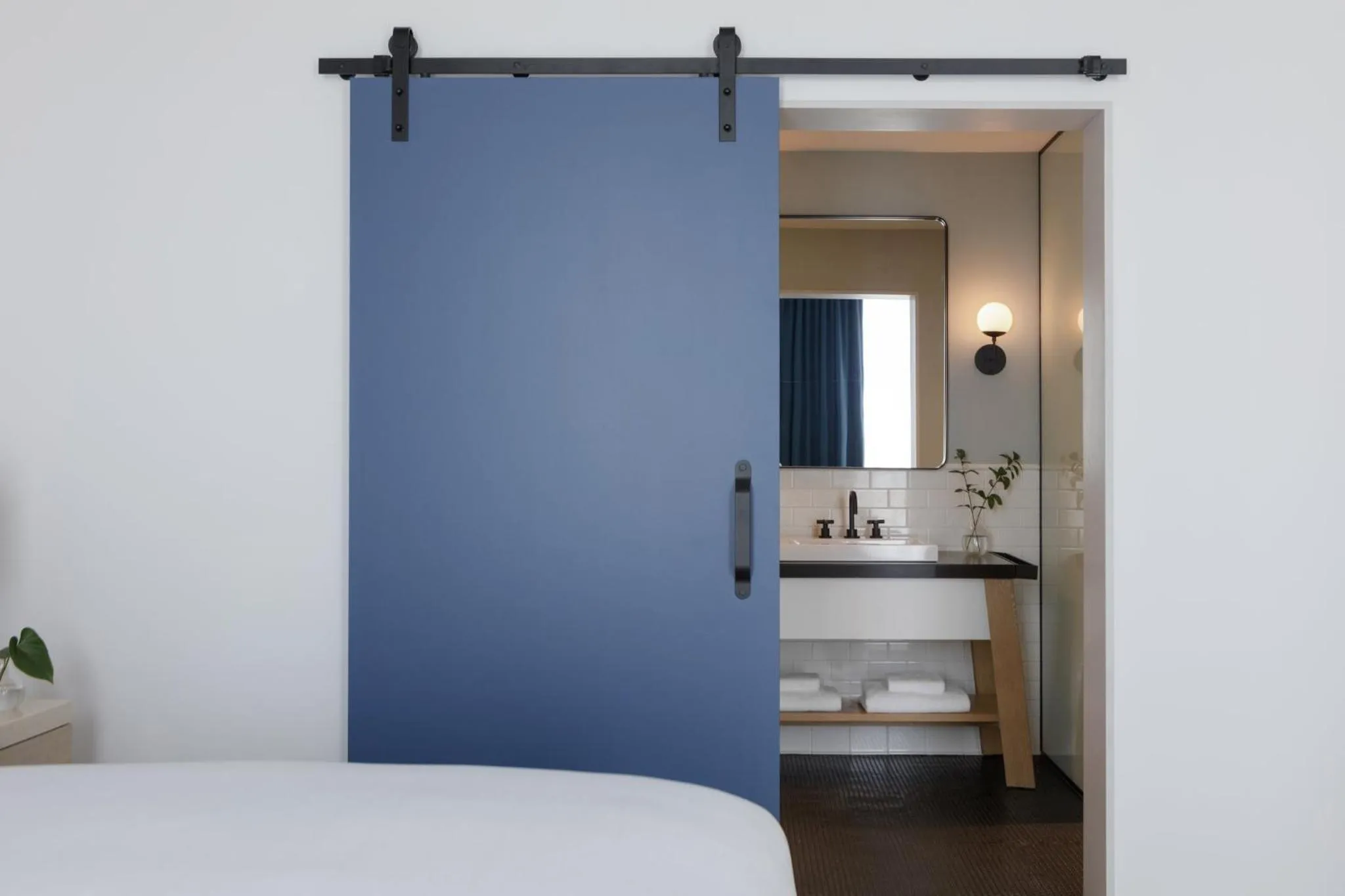 Photo of the whole room, Bed in Kimpton - Pittman Hotel by IHG