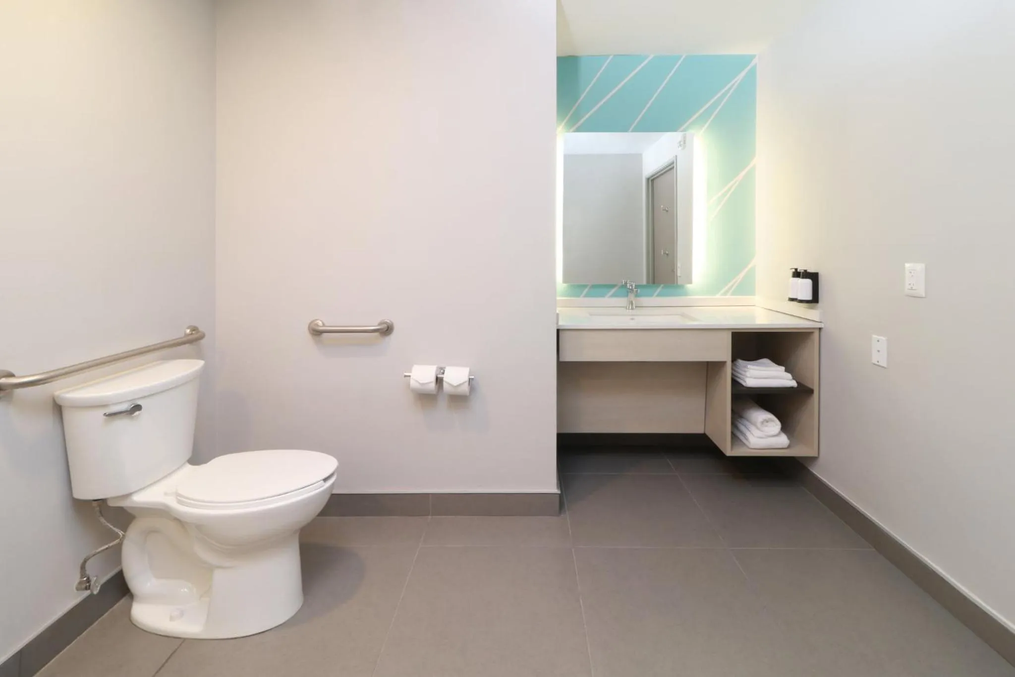 Photo of the whole room in avid hotel - Fresnillo by IHG