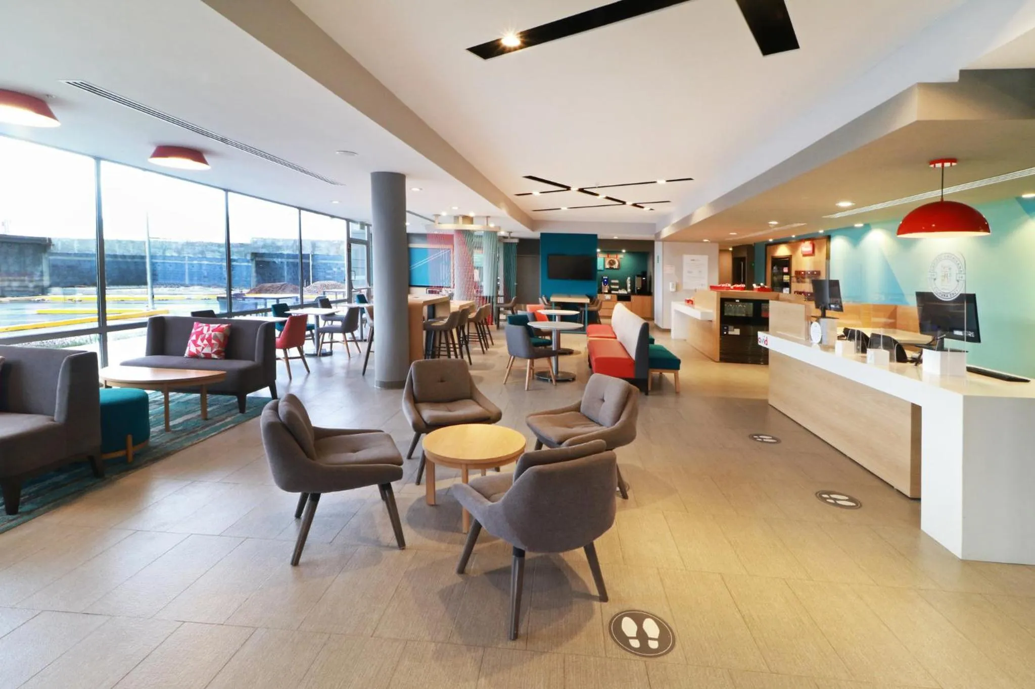 Property building in avid hotel - Fresnillo by IHG