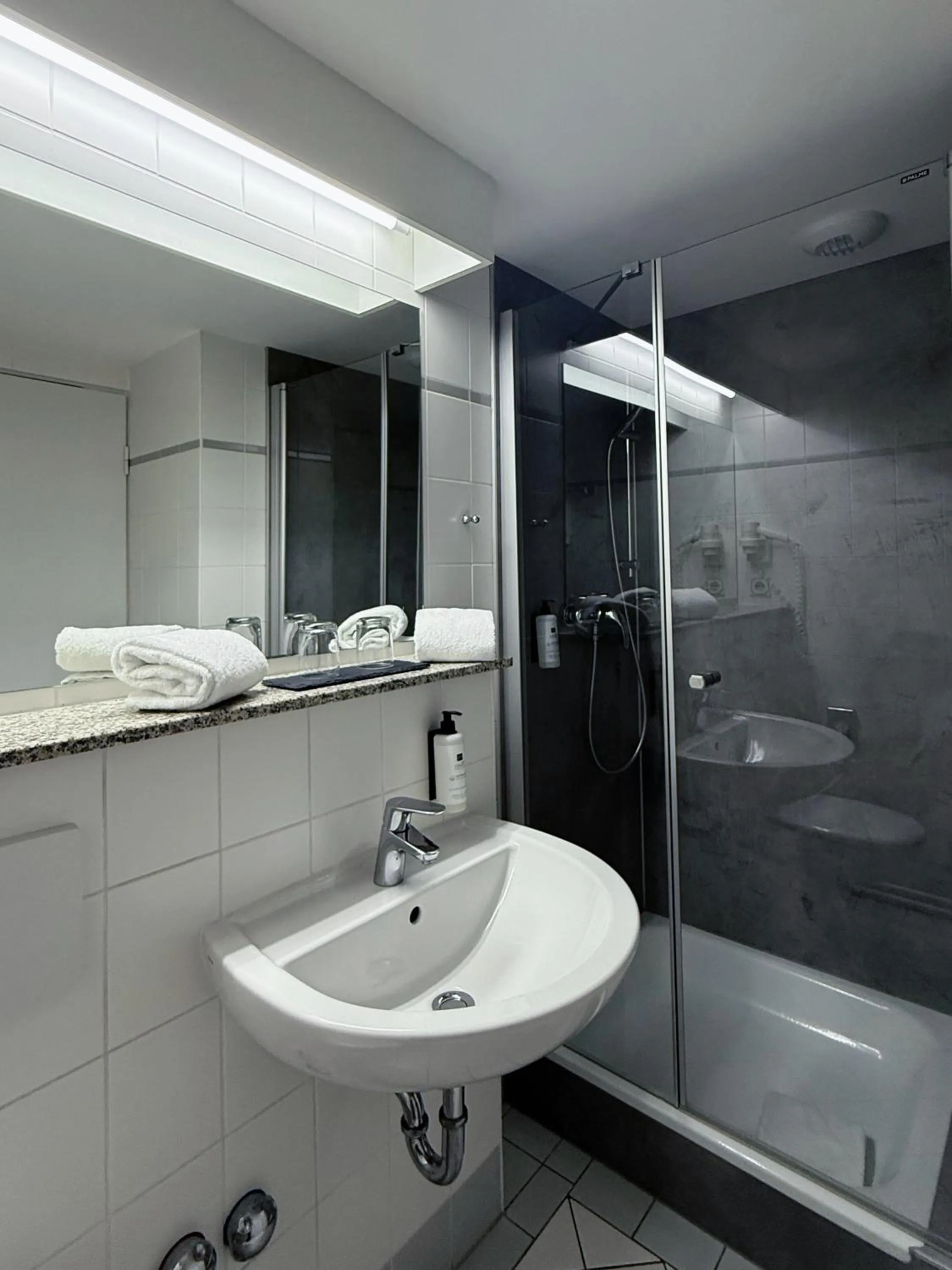 Bathroom in Kurhotel Sassnitz - das alte Seemannsheim