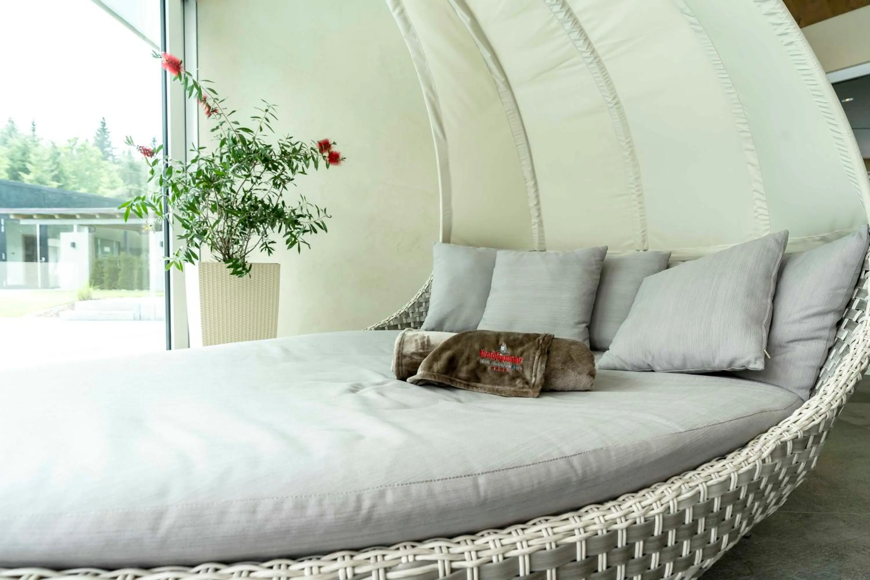 Swimming pool, Bed in Hotel Restaurant Waldsägmühle