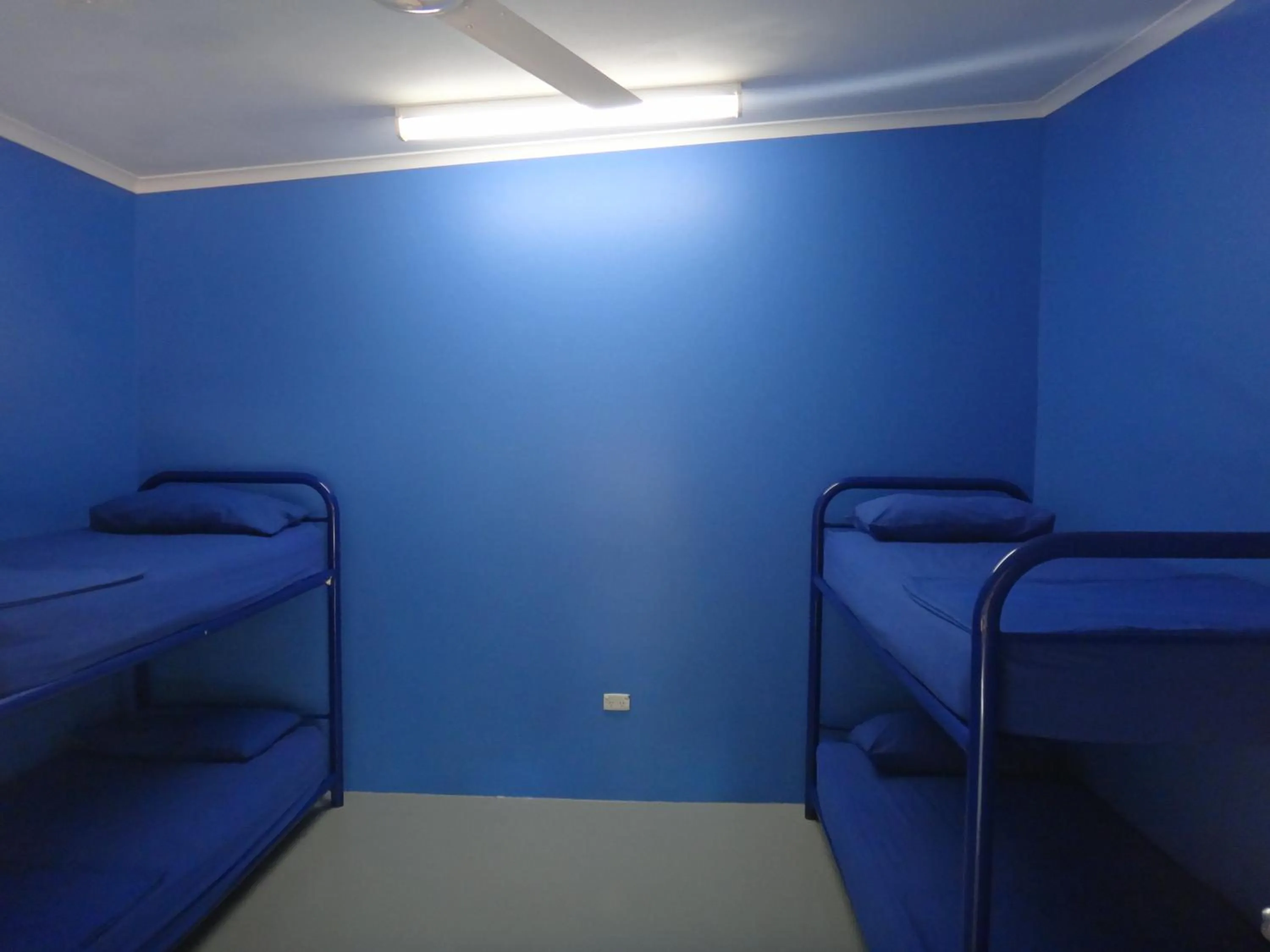 Bedroom, Bed in Cable Beach Backpackers