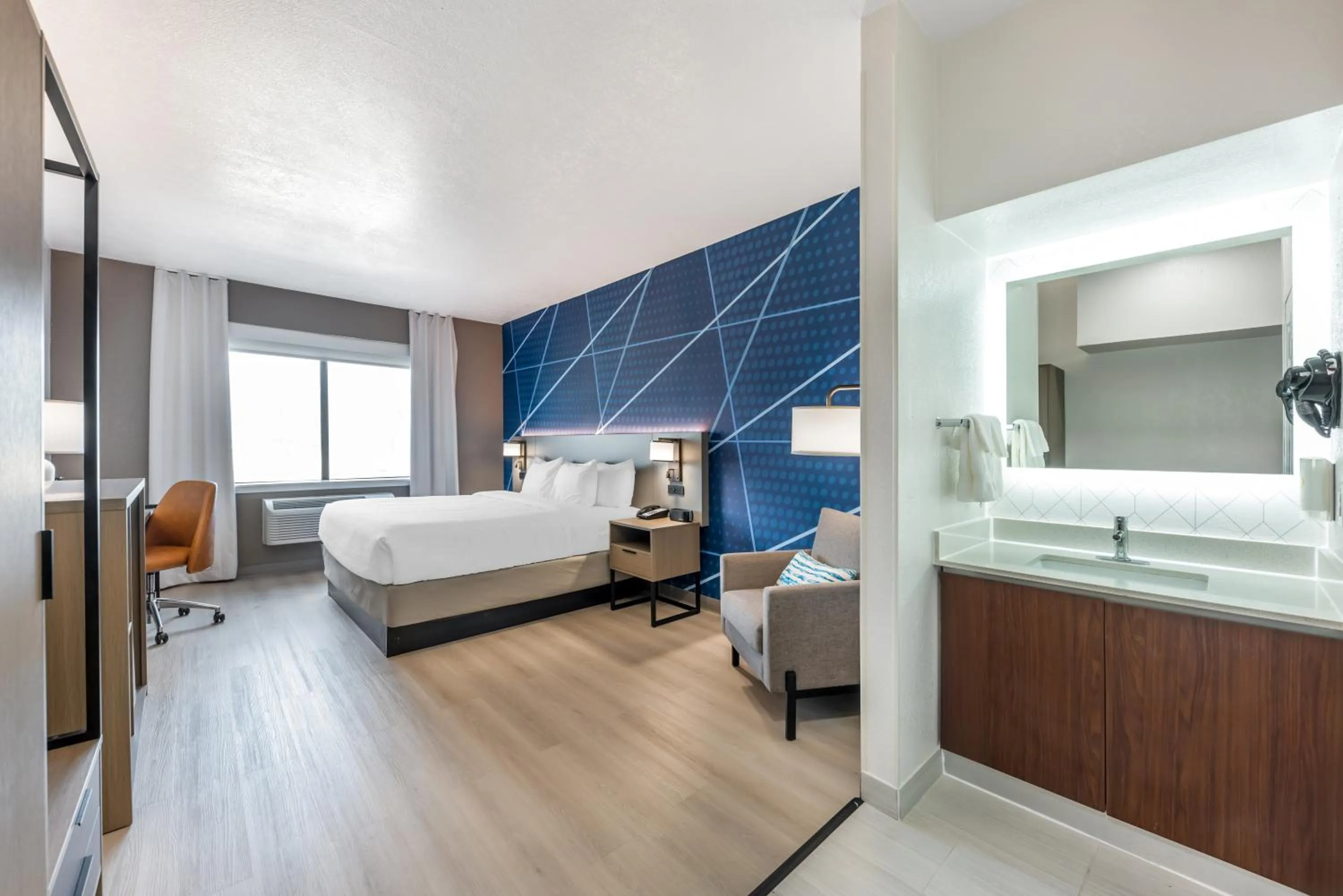 Bed in Comfort Inn & Suites Belton Temple South I-35