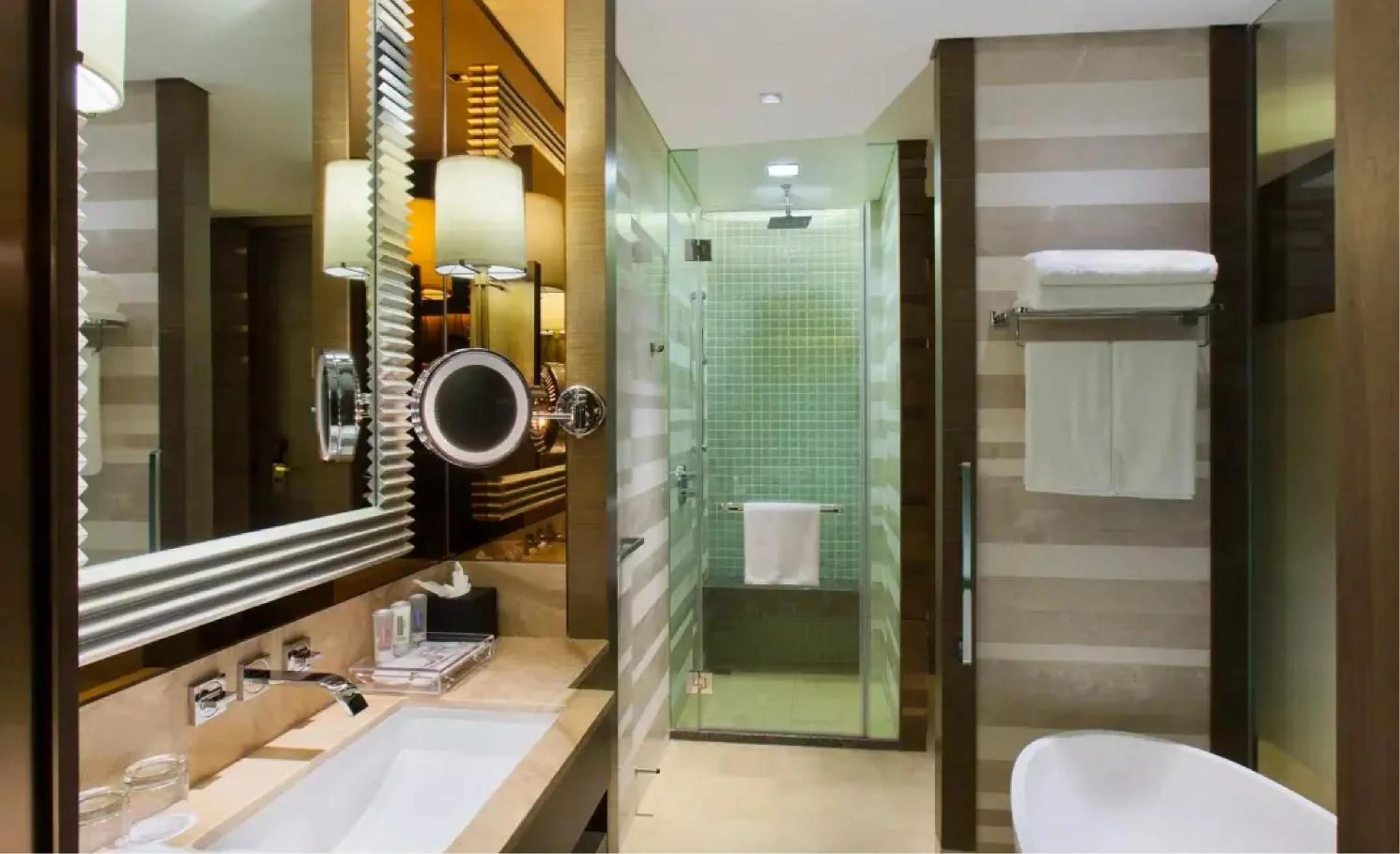 Toilet in Crowne Plaza Nanjing Jiangning by IHG