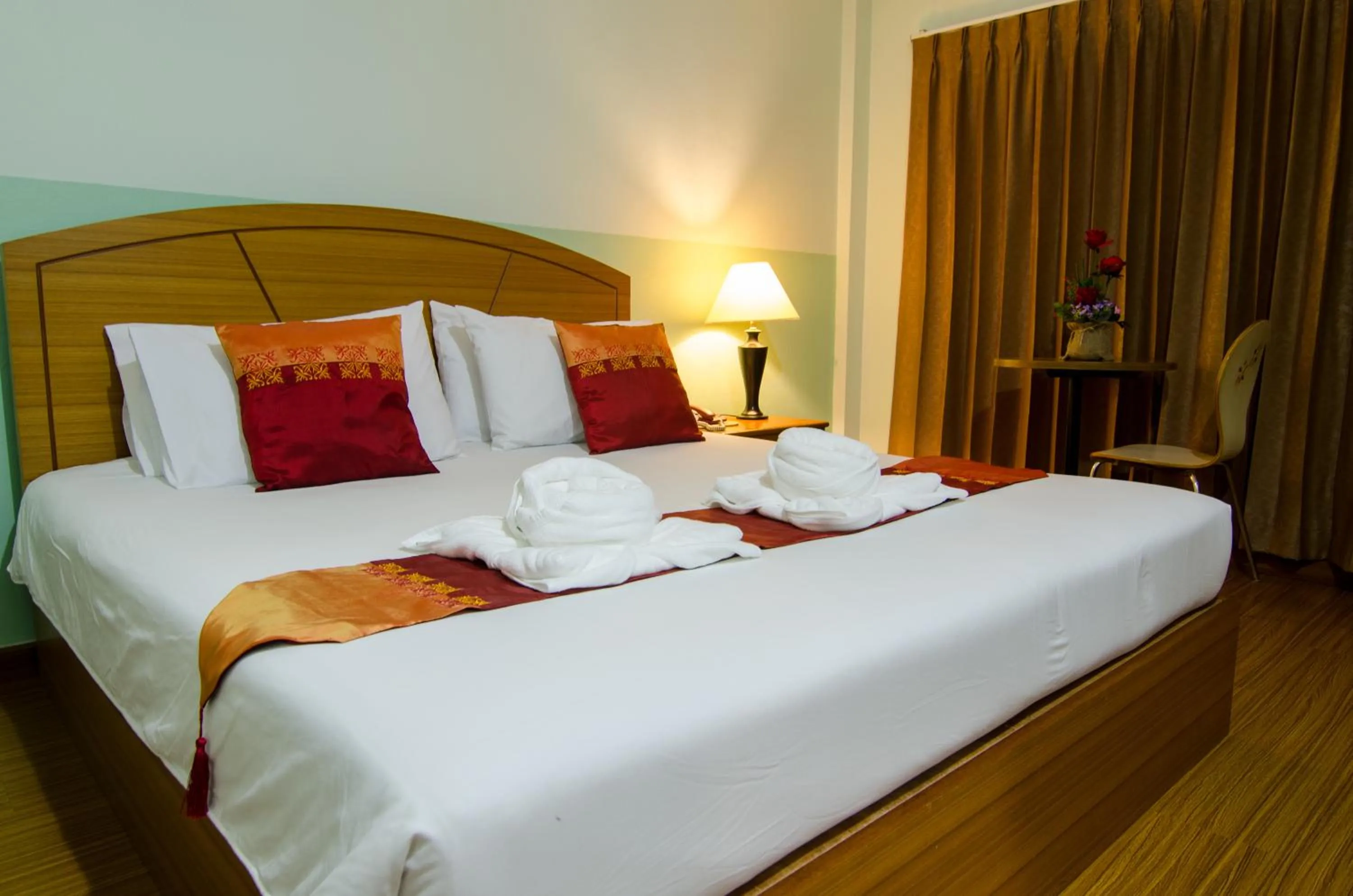 Bedroom, Bed in Ranong Garden Hotel