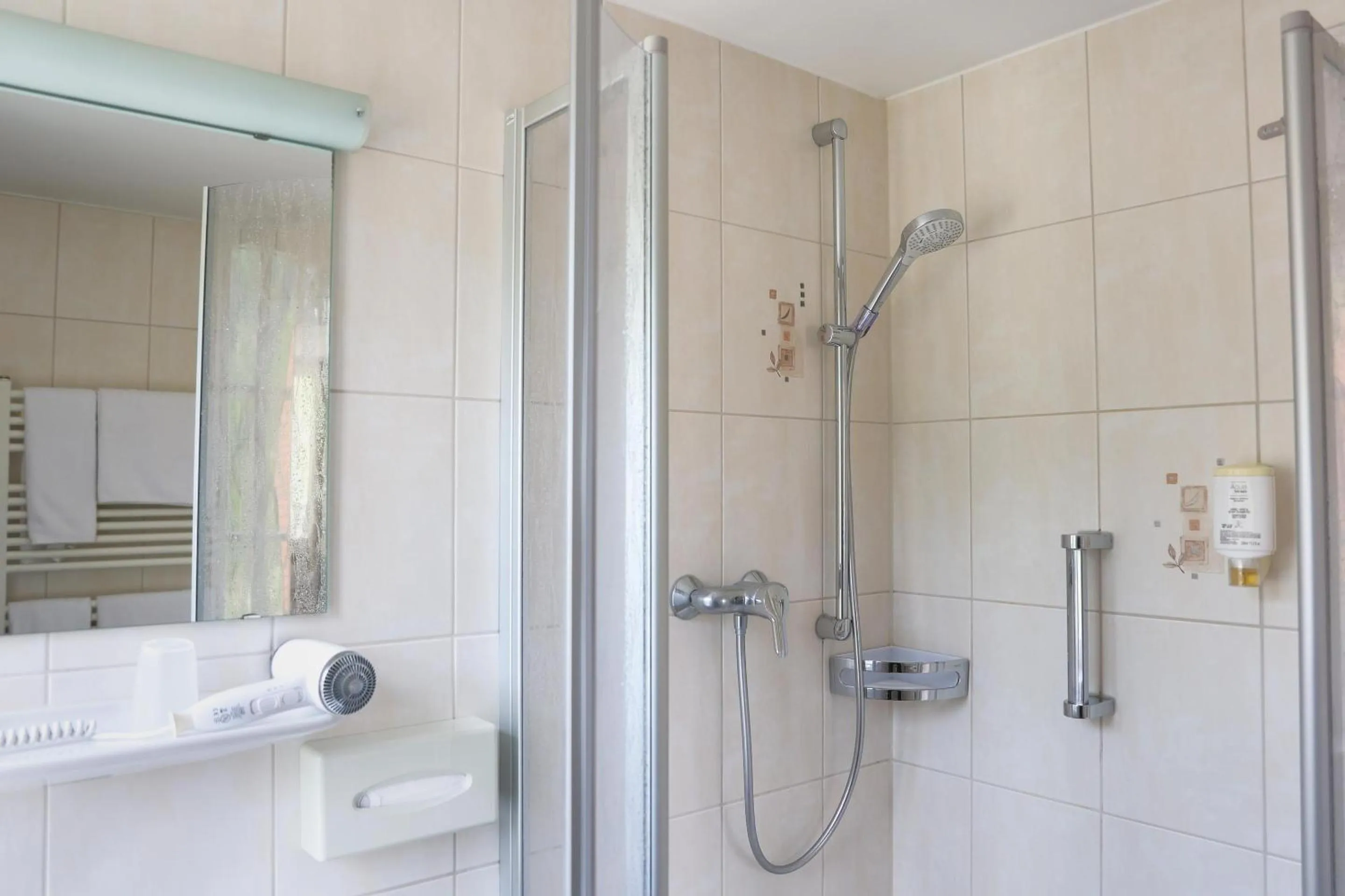 Bathroom in Hotel-Gasthaus Goldener Engel