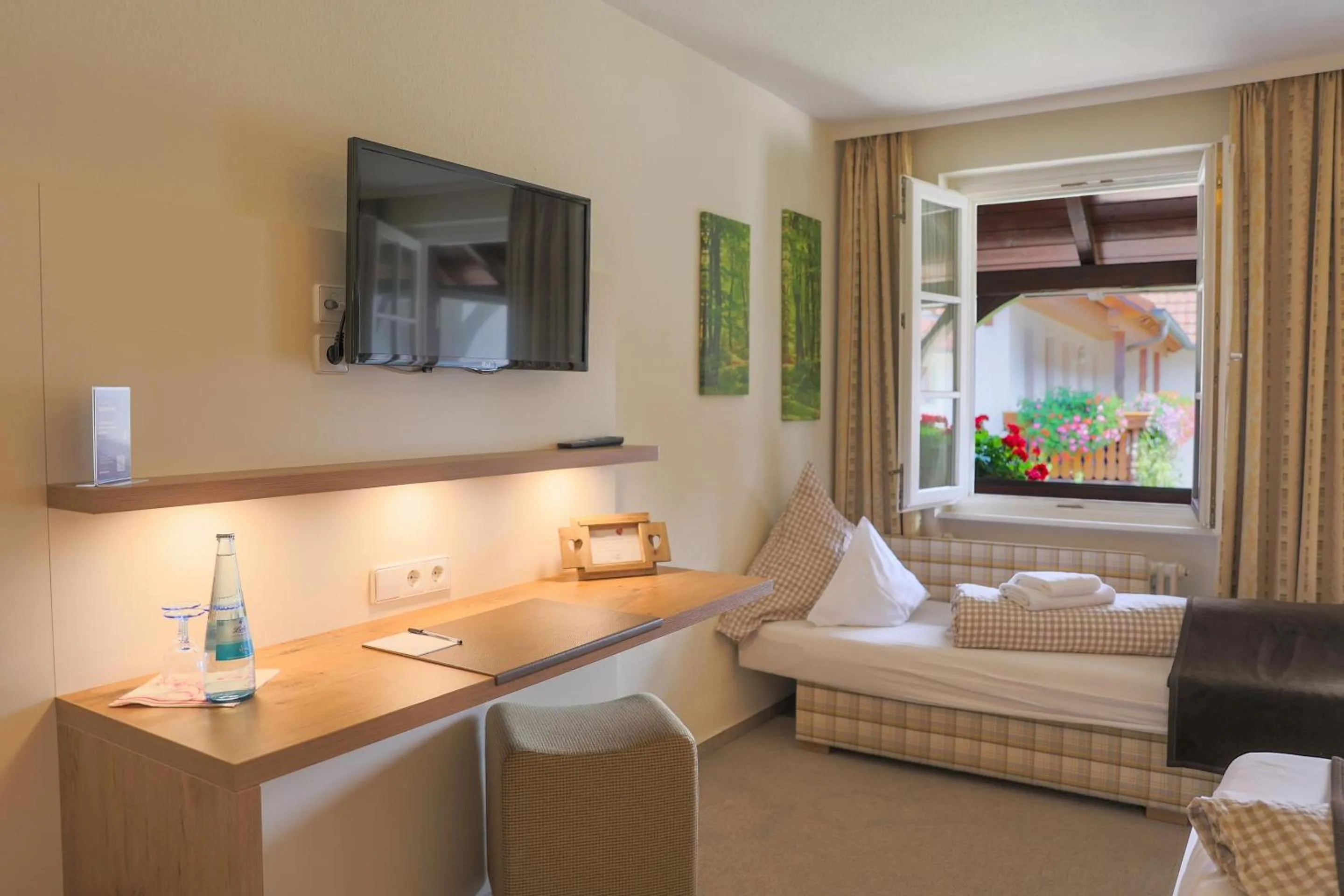 Bed in Hotel-Gasthaus Goldener Engel