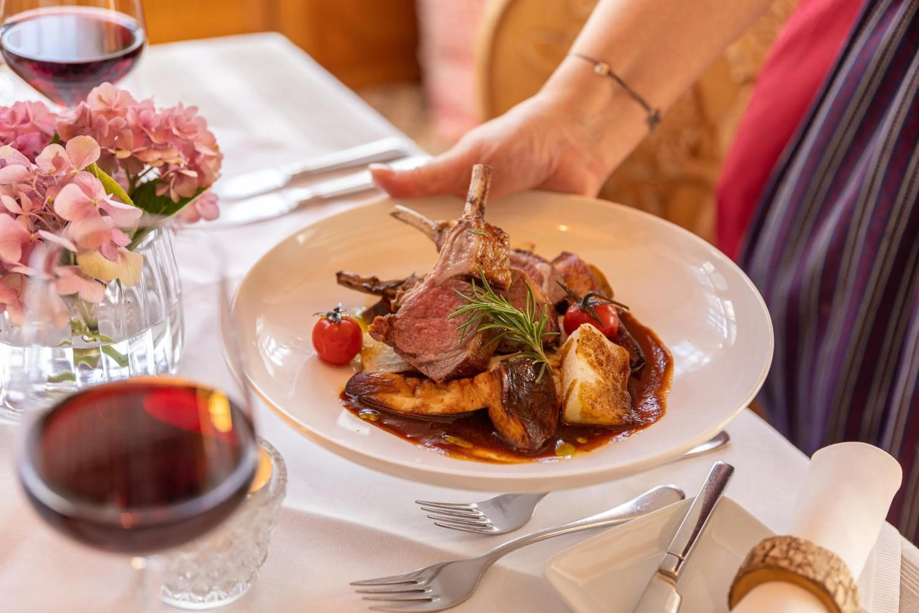 Restaurant/places to eat in Hotel-Gasthaus Goldener Engel