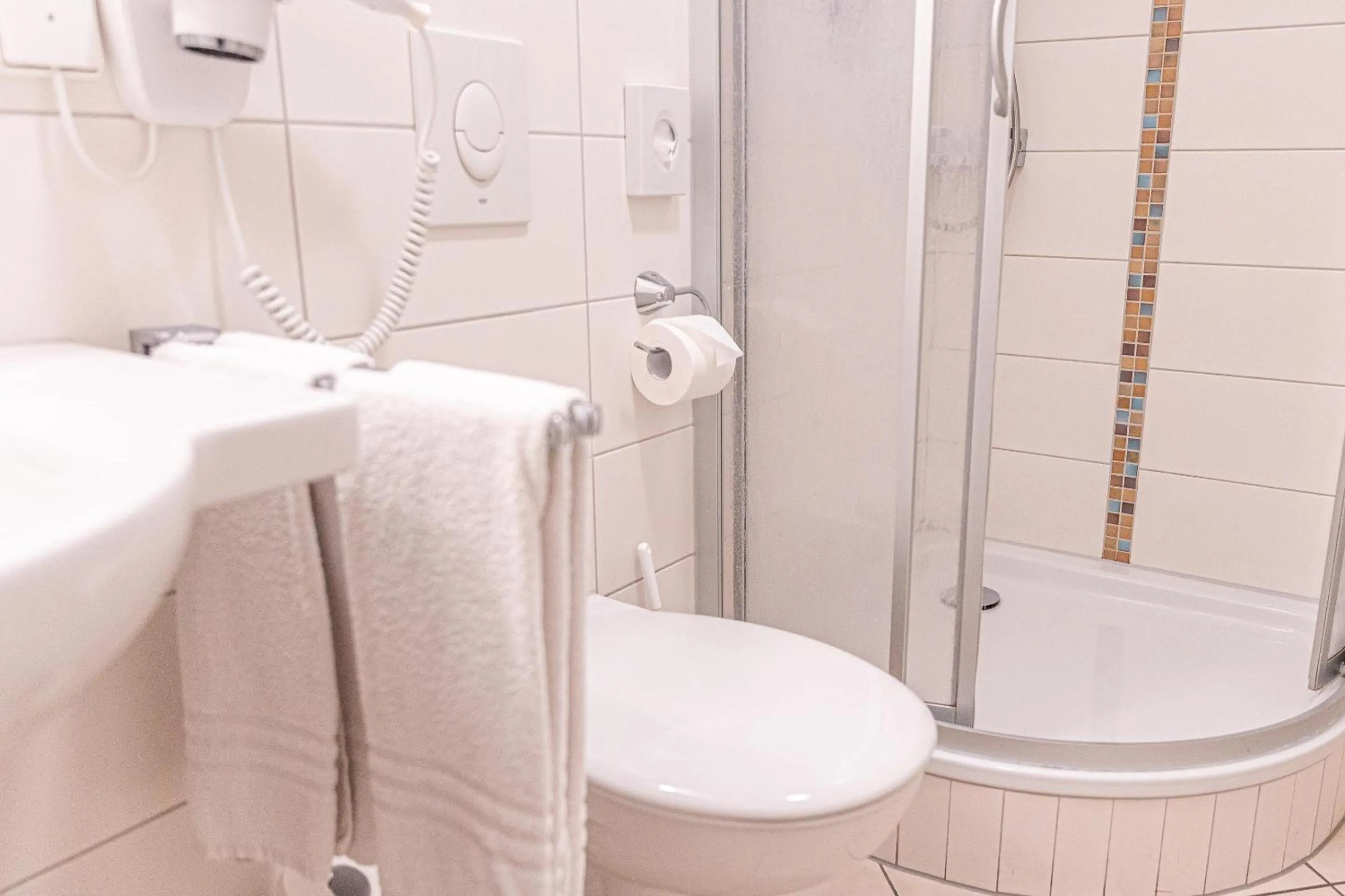 Bathroom in Hotel-Gasthaus Goldener Engel