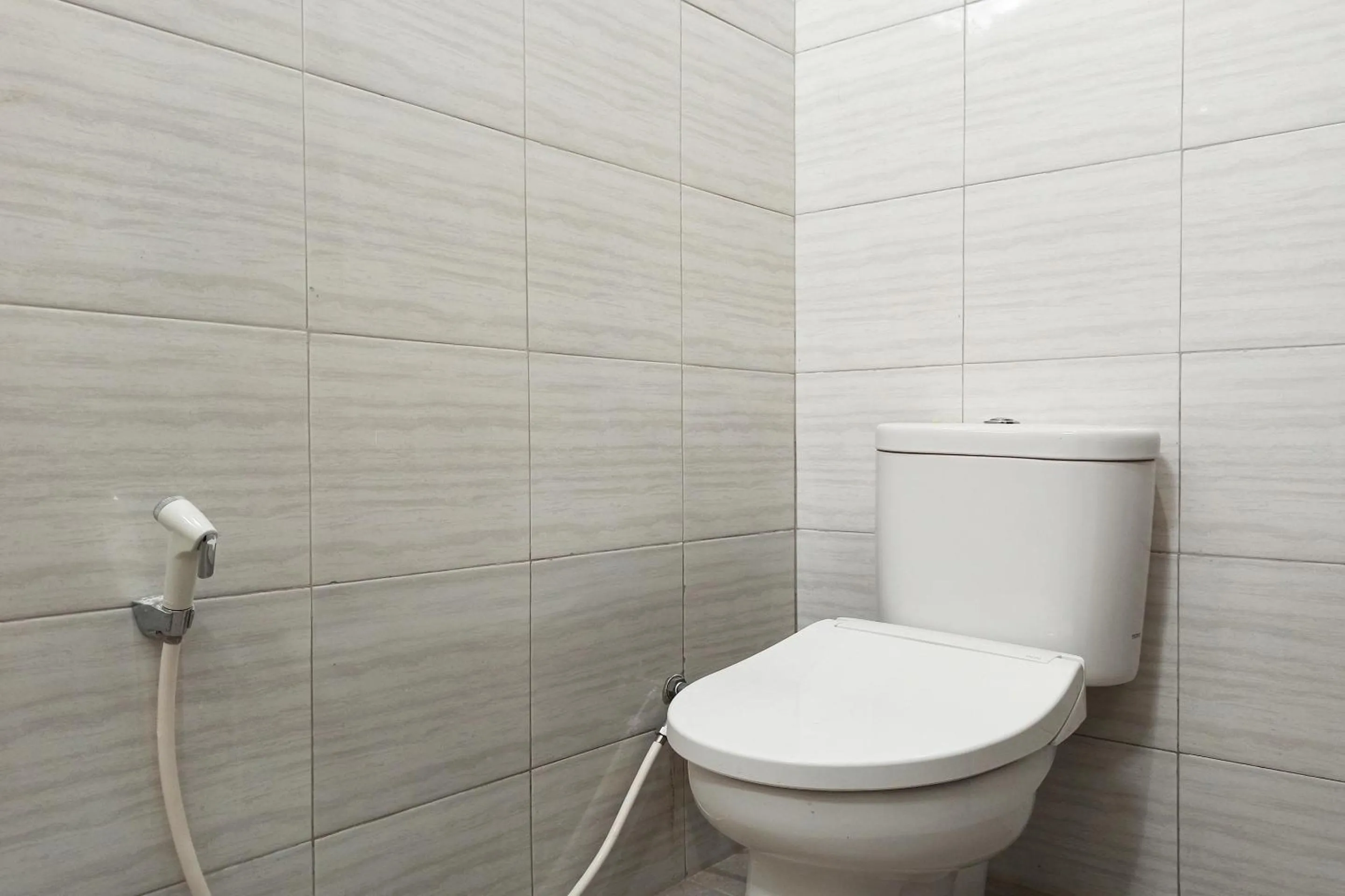 Bathroom in RedDoorz near Taman Merdeka Metro Lampung