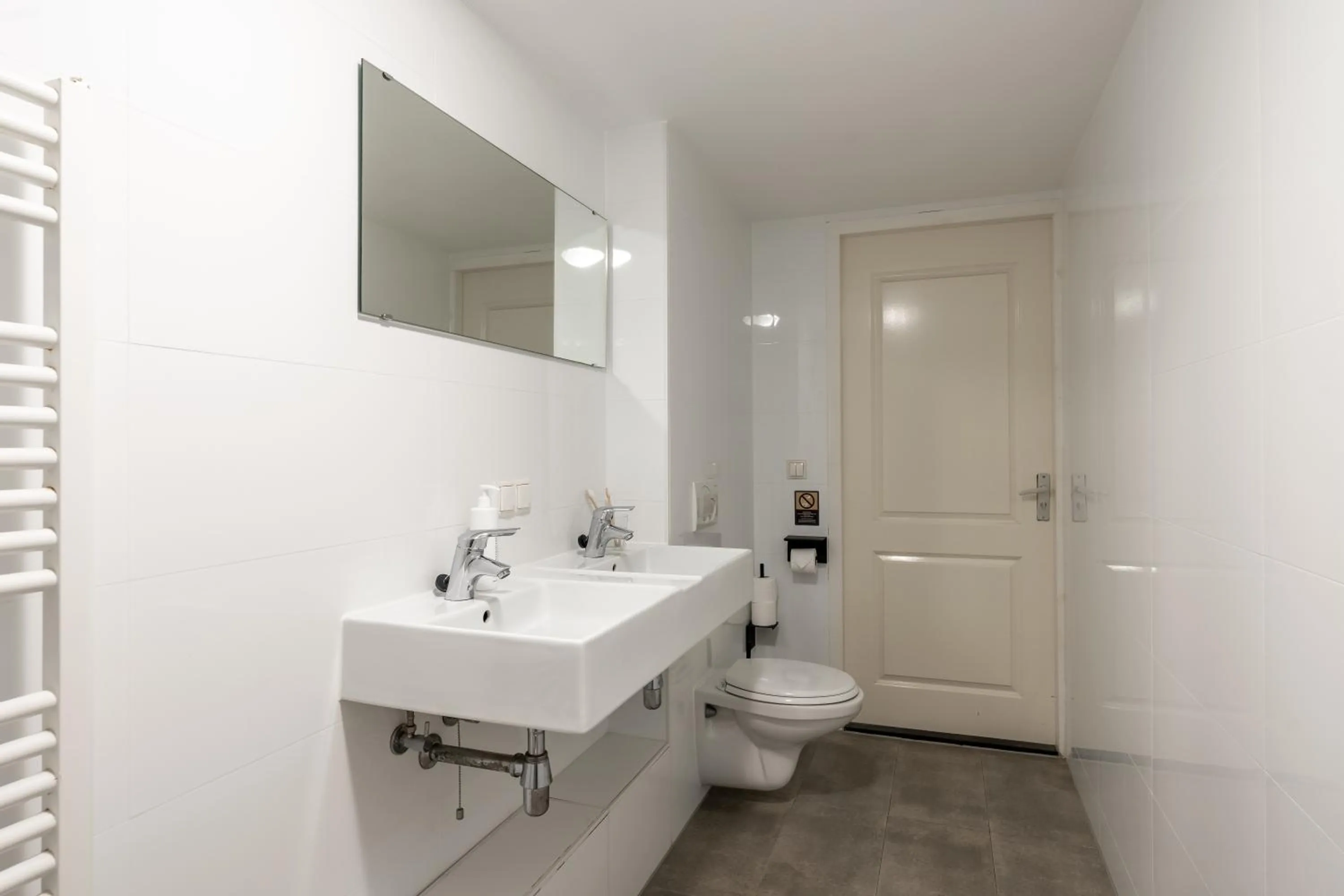 Toilet in Amsterdam Dockside Flats